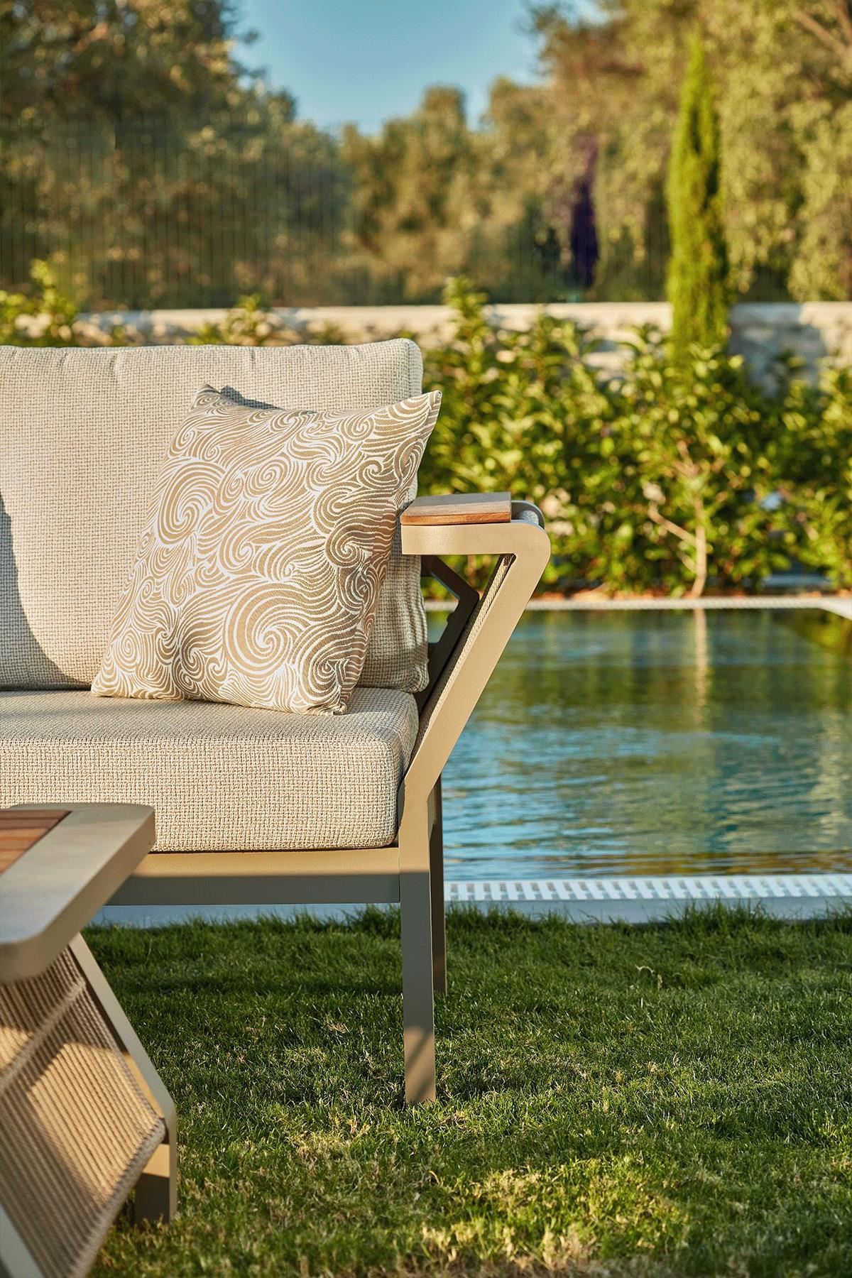 Conjunto de Lounge de Jardim – Sofá de 3 lugares e 2 sofás de 1 lugar – Cappuccino – Tecido 100% OLEFIN