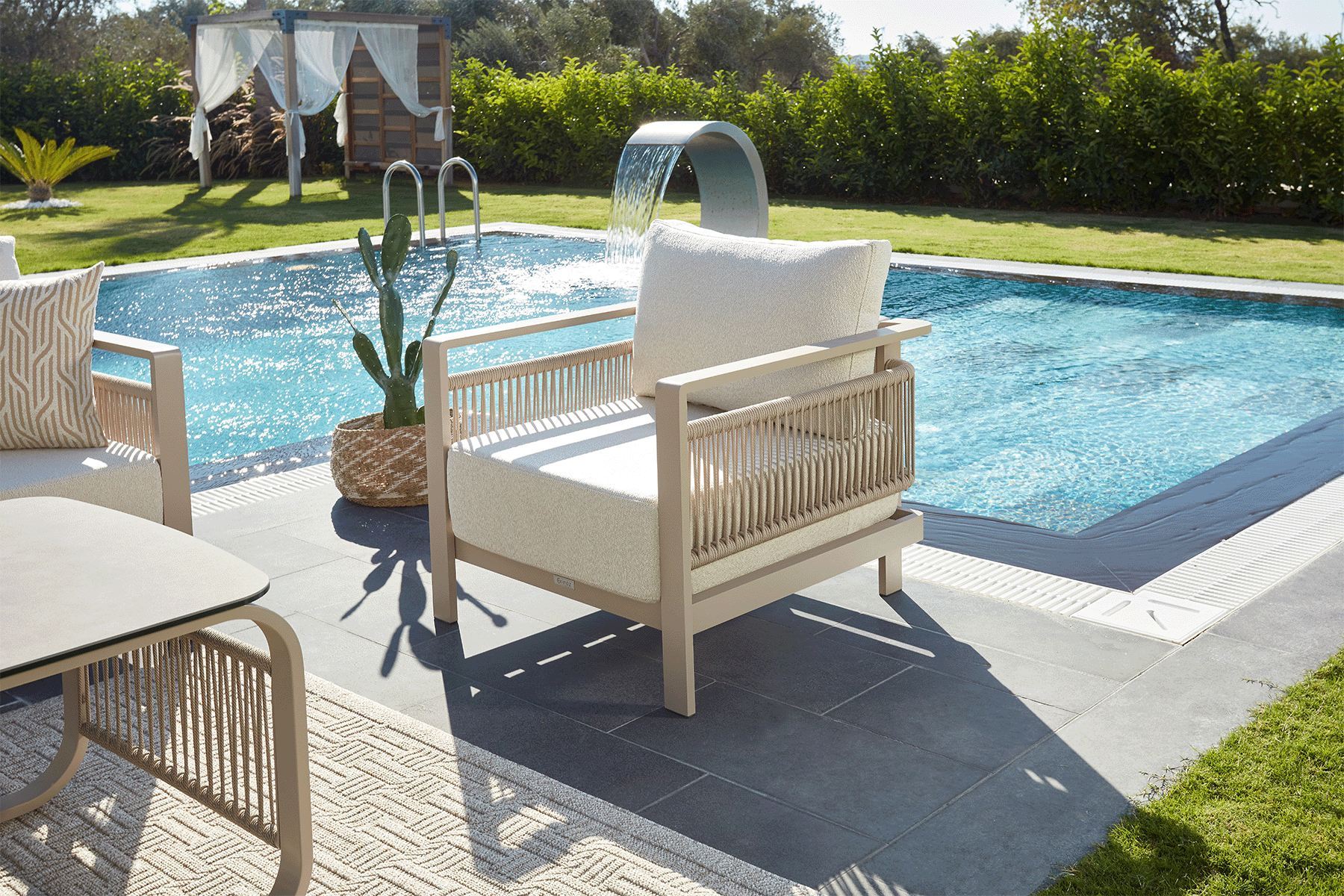 Conjunto de Lounge de Jardim – Sofá de 3 Lugares (188,5 cm) e 2 Sofás de 1 Lugar (77,1 cm) – Bege – Tecido OLEFIN