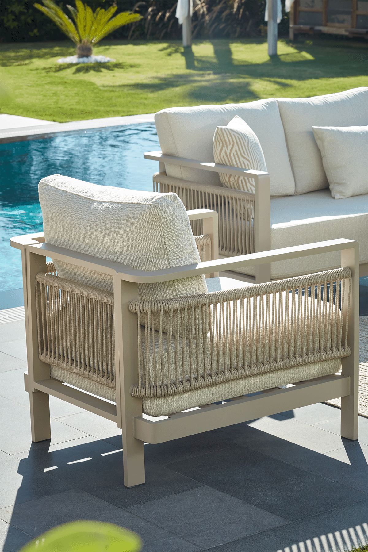 Conjunto de Lounge de Jardim – Sofá de 3 Lugares (188,5 cm) e 2 Sofás de 1 Lugar (77,1 cm) – Bege – Tecido OLEFIN