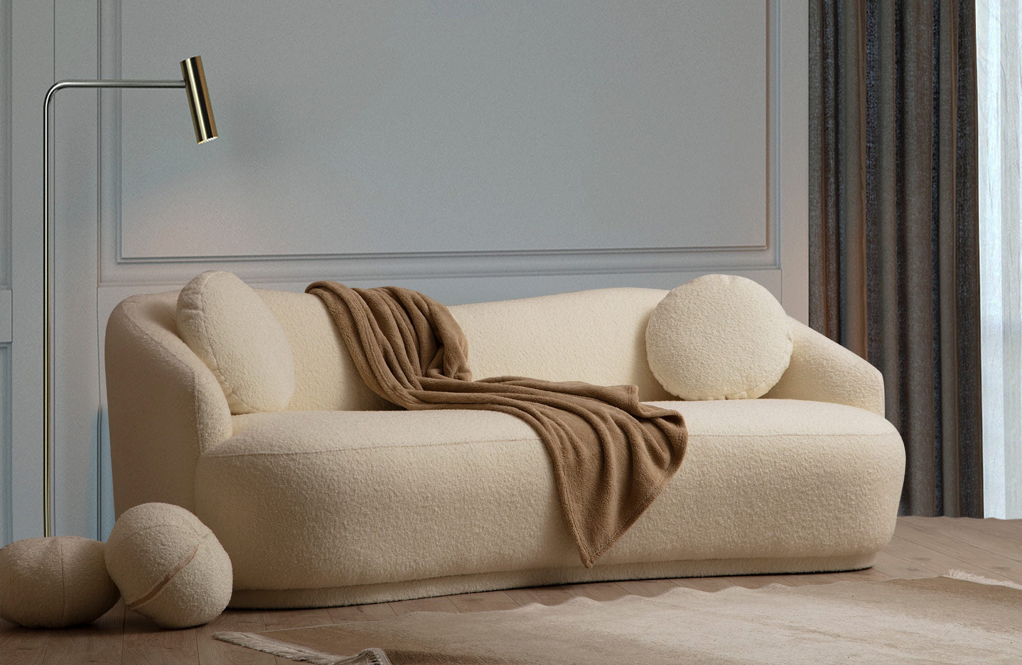 Sofá elegante de 3 lugares, cor creme, estrutura em madeira de faia e aglomerado, 225 cm | 100% poliéster, almofadas fixas, pés de nogueira | Design escandinavo moderno