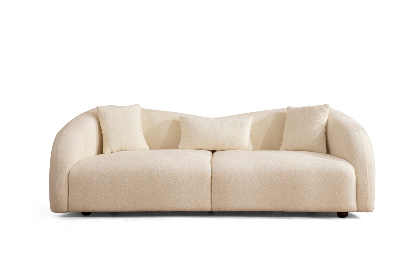 Sofá elegante de 3 lugares, cor creme, estrutura de madeira de faia e aglomerado, 236 cm | 100% poliéster, almofadas de espuma e penas, pernas de nogueira | Design escandinavo moderno