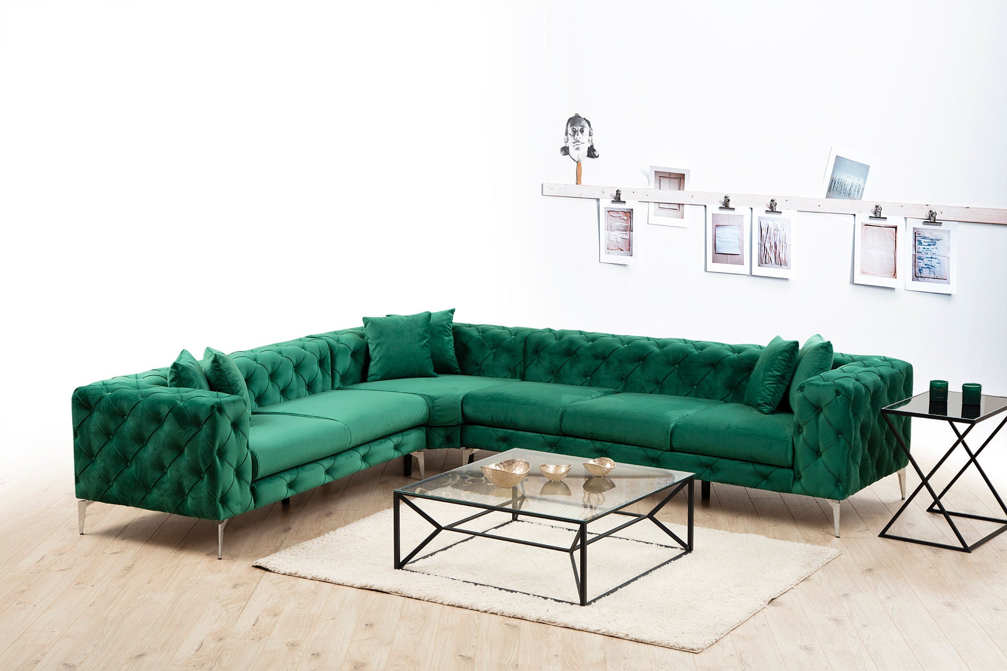 Sofá de canto moderno verde, 310 cm | Estrutura em madeira de faia e aglomerado, 100% poliéster, 6 almofadas incluídas | Capas removíveis, pernas de metal, elegante e confortável