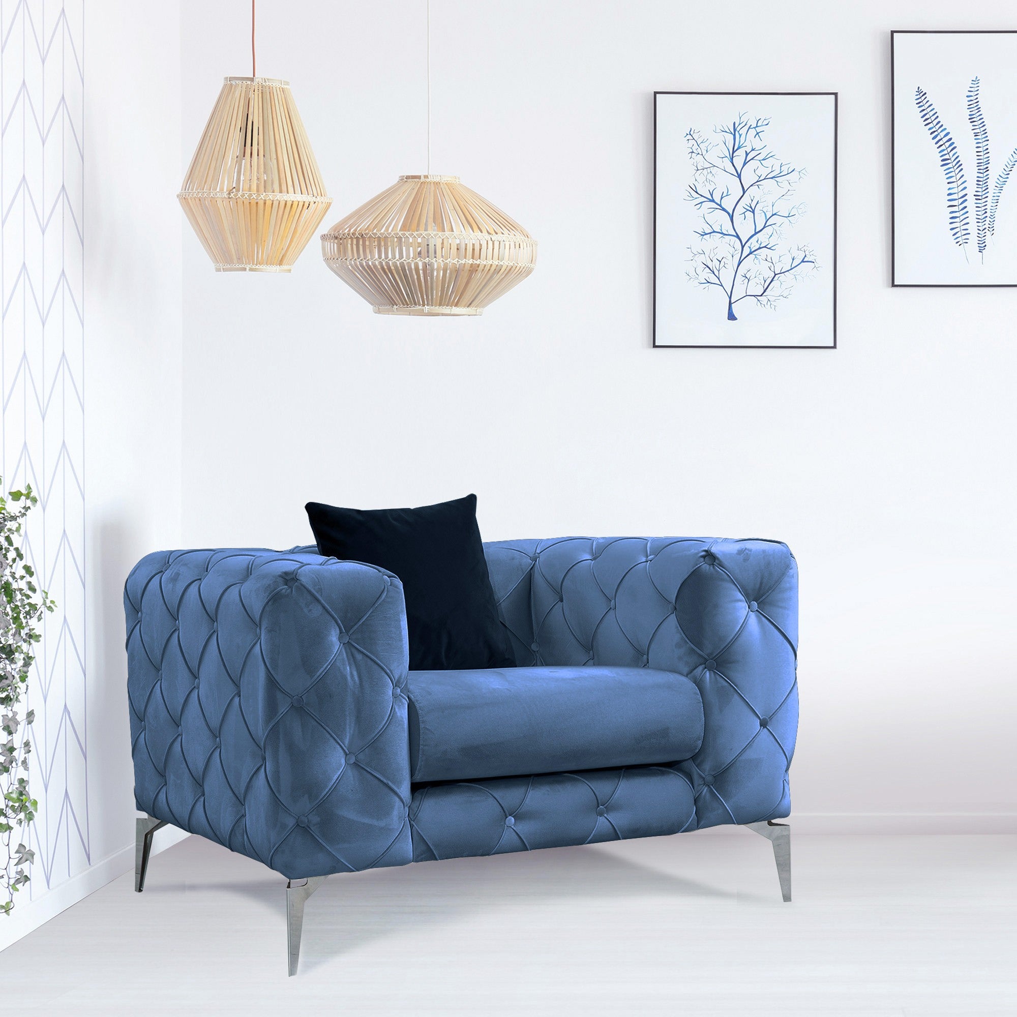 Poltrona moderna com pernas cromadas, tecido azul, 108 cm | Estrutura em madeira de faia e aglomerado, 100% poliéster, capa de almofada removível | Design elegante e confortável para residências e hotéis