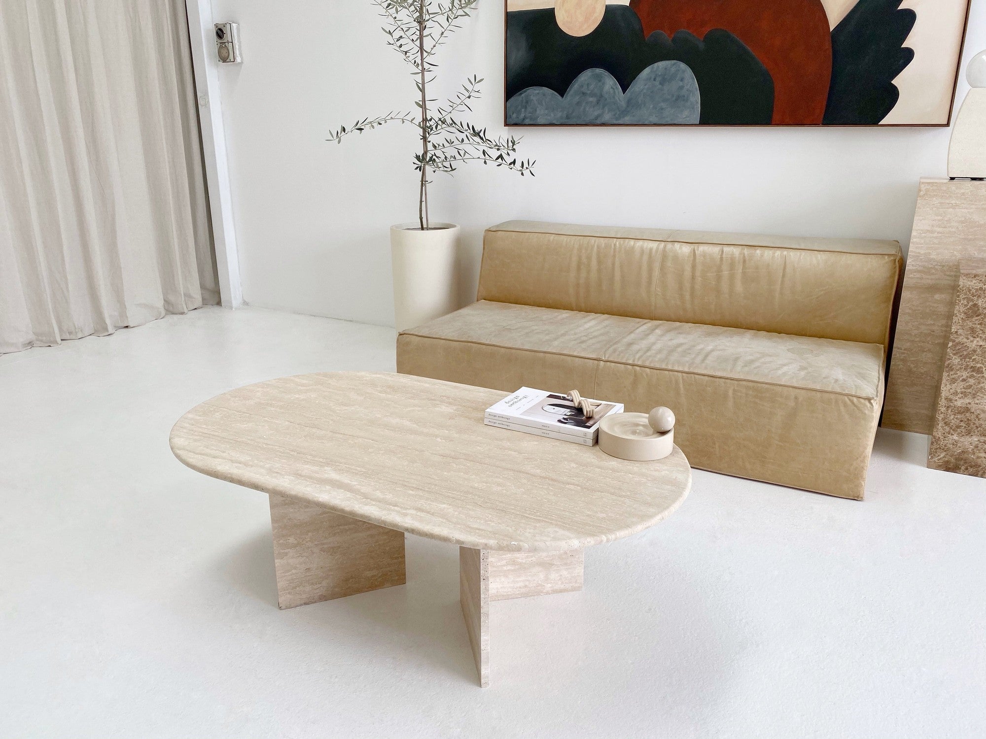 Mesa de Centro em Travertino Bege - Design Elegante 60x120cm para Sala de Estar Moderna