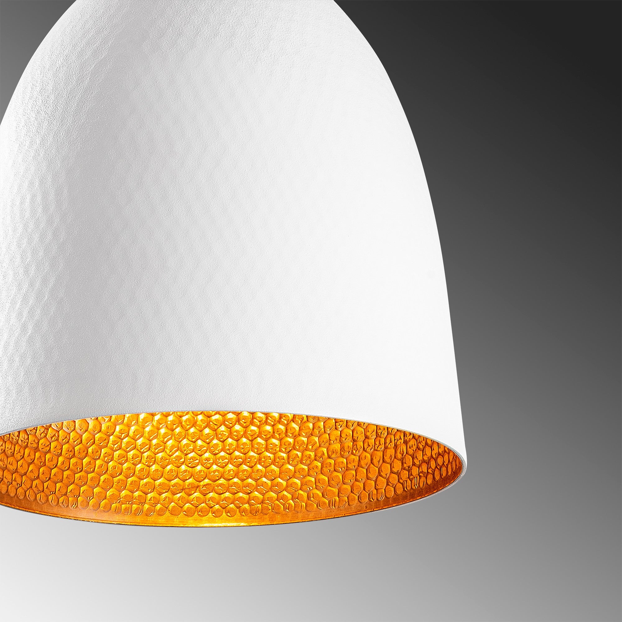 Candeeiro de Teto Escandinavo, Corpo em Metal, 20 x 20 cm, Altura 125 cm | Branco e Vermelho, Soquete E27, Máx. 40 W | Iluminação Elegante para Espaços Modernos