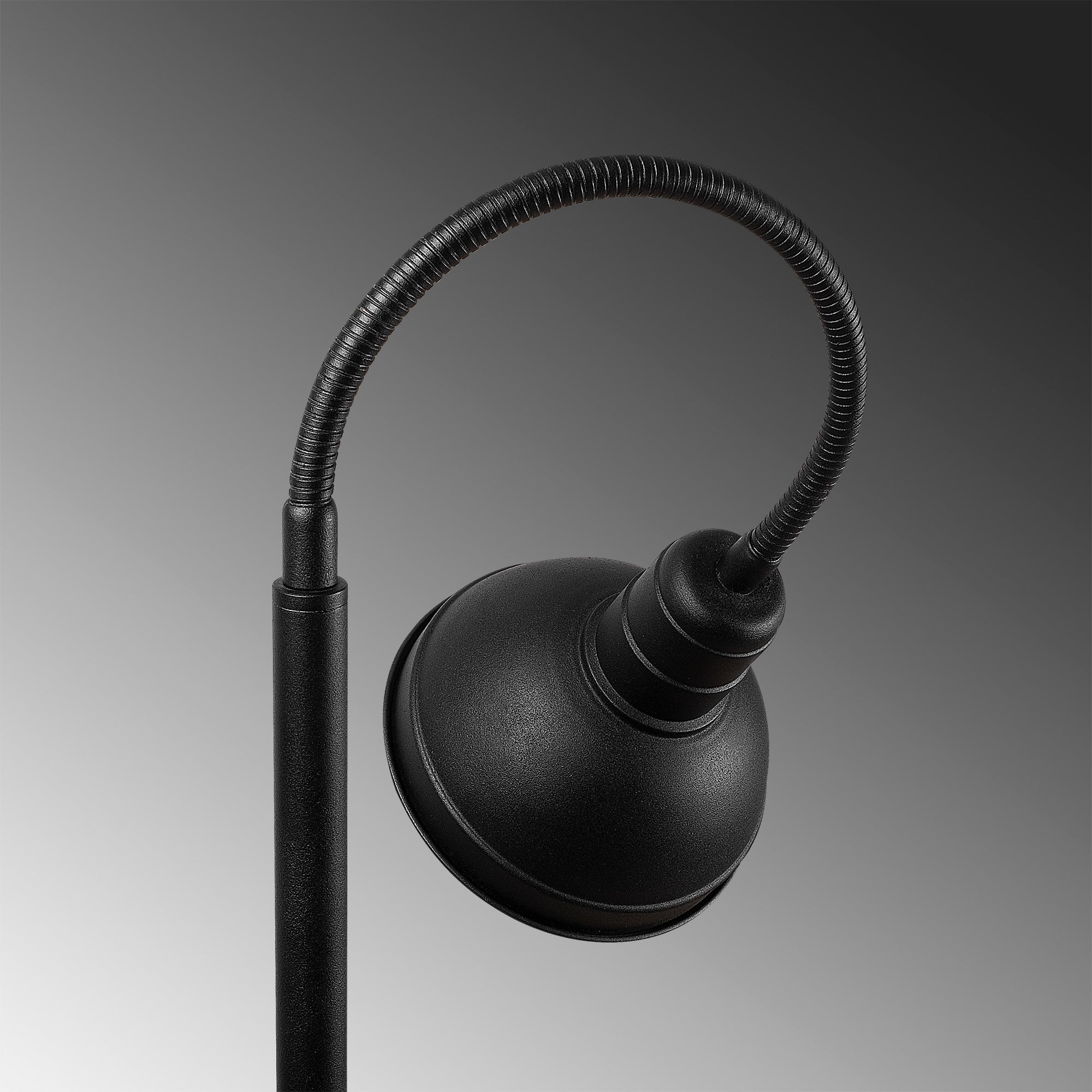 Candeeiro de Pé – 150 cm – Preto e Dourado – Metal