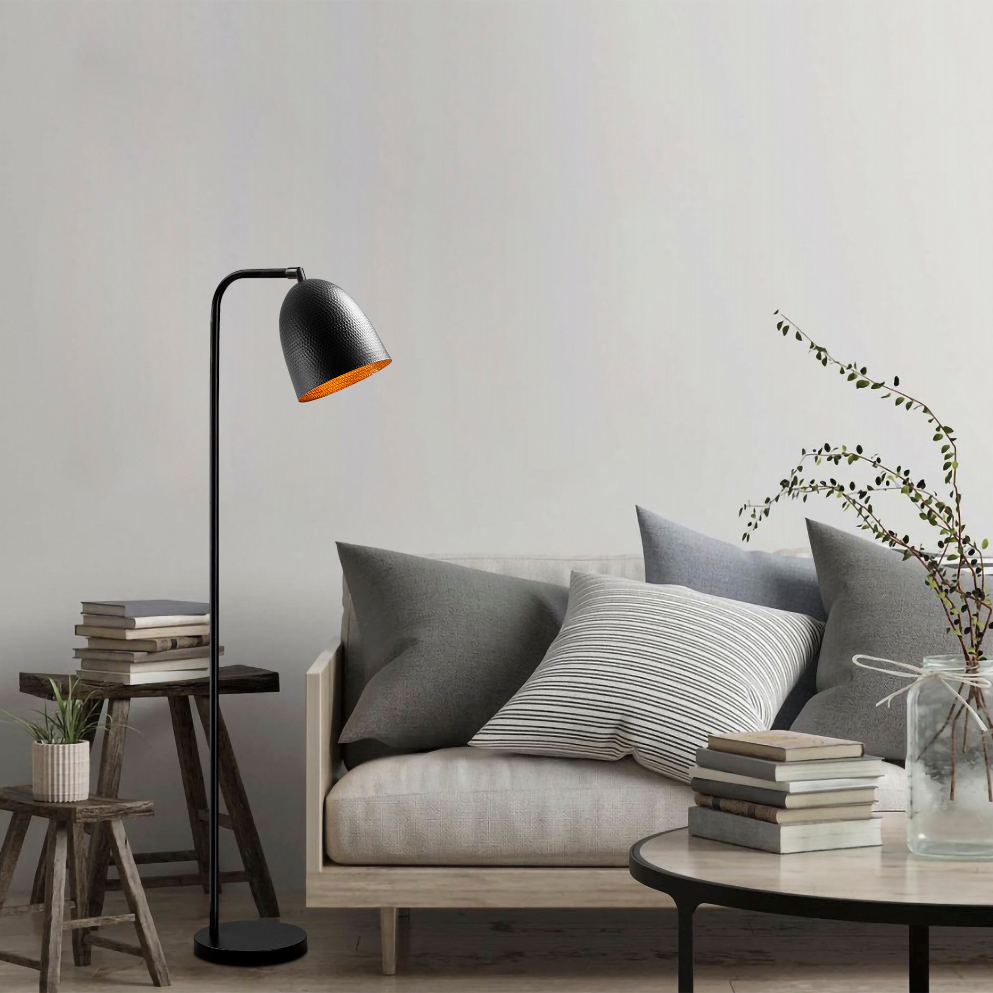 Candeeiro de Pé – 120 cm de Altura – Preto – Metal