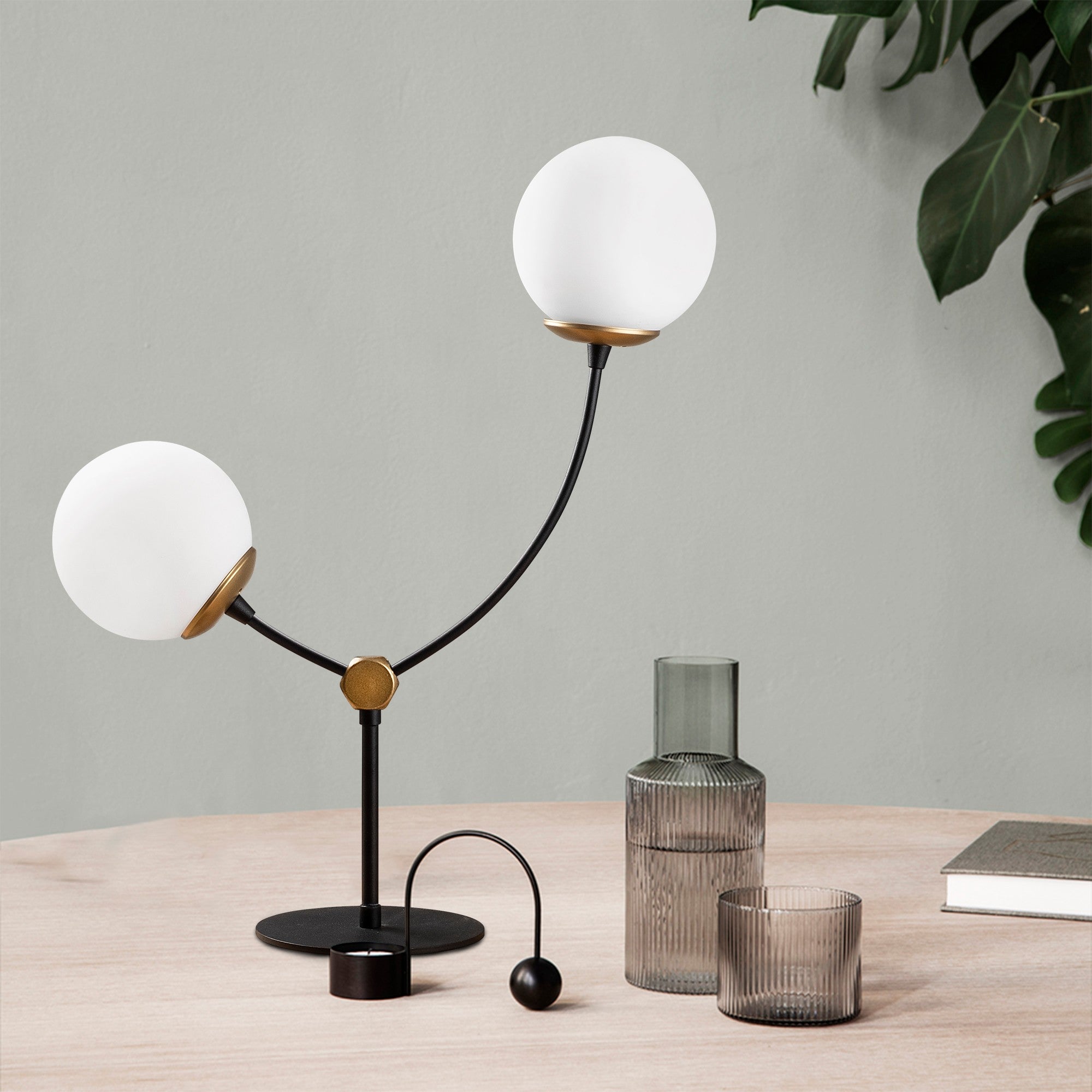 Candeeiro de Mesa Estilo Escandinavo, Corpo de Metal com Tampa de Vidro, 59 cm de Altura, Preto e Branco, 2 x E27 máx. 40 W, Cabo de 200 cm | Design Elegante e Moderno