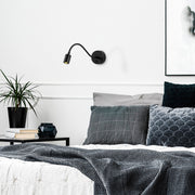 Candeeiro de Parede – 8 x 38 cm – Preto – Metal