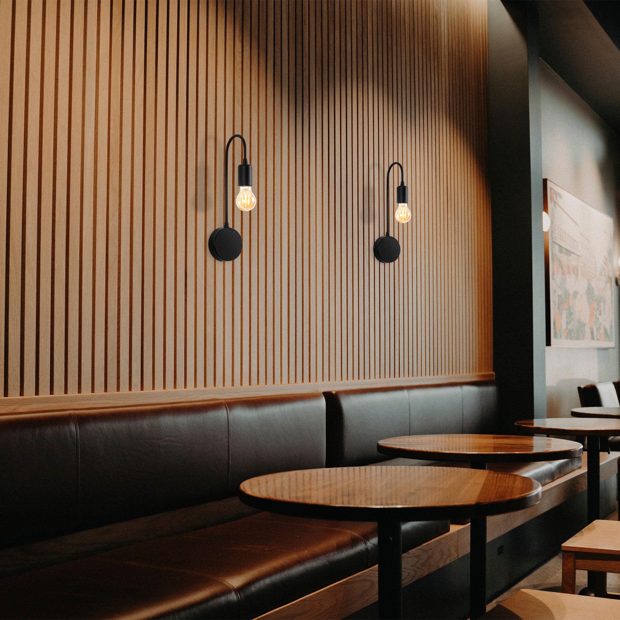 Candeeiro de Parede – 10 x 14 cm – Preto – Metal