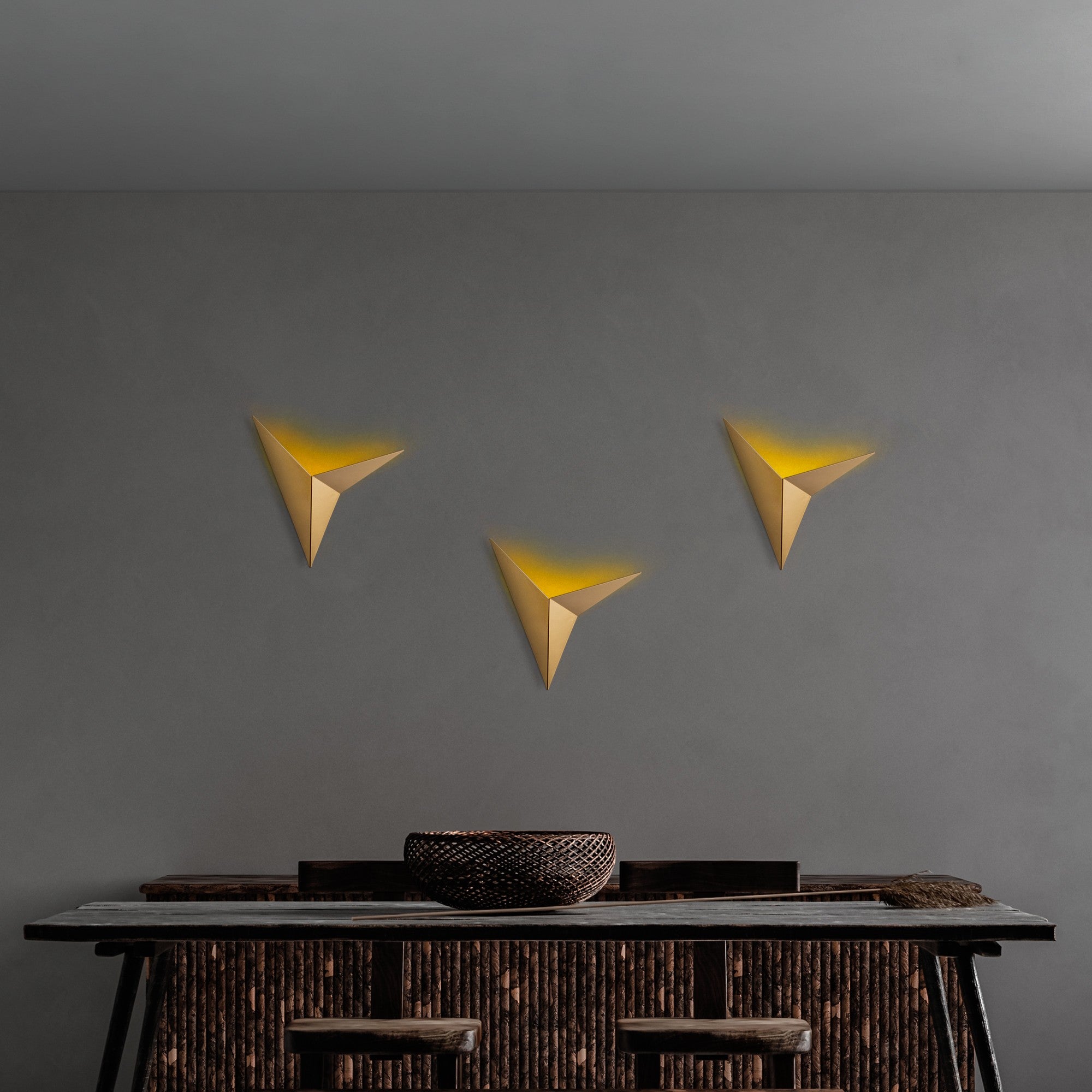 Candeeiro de Parede – 34 x 5 x 34 cm – Dourado – Metal