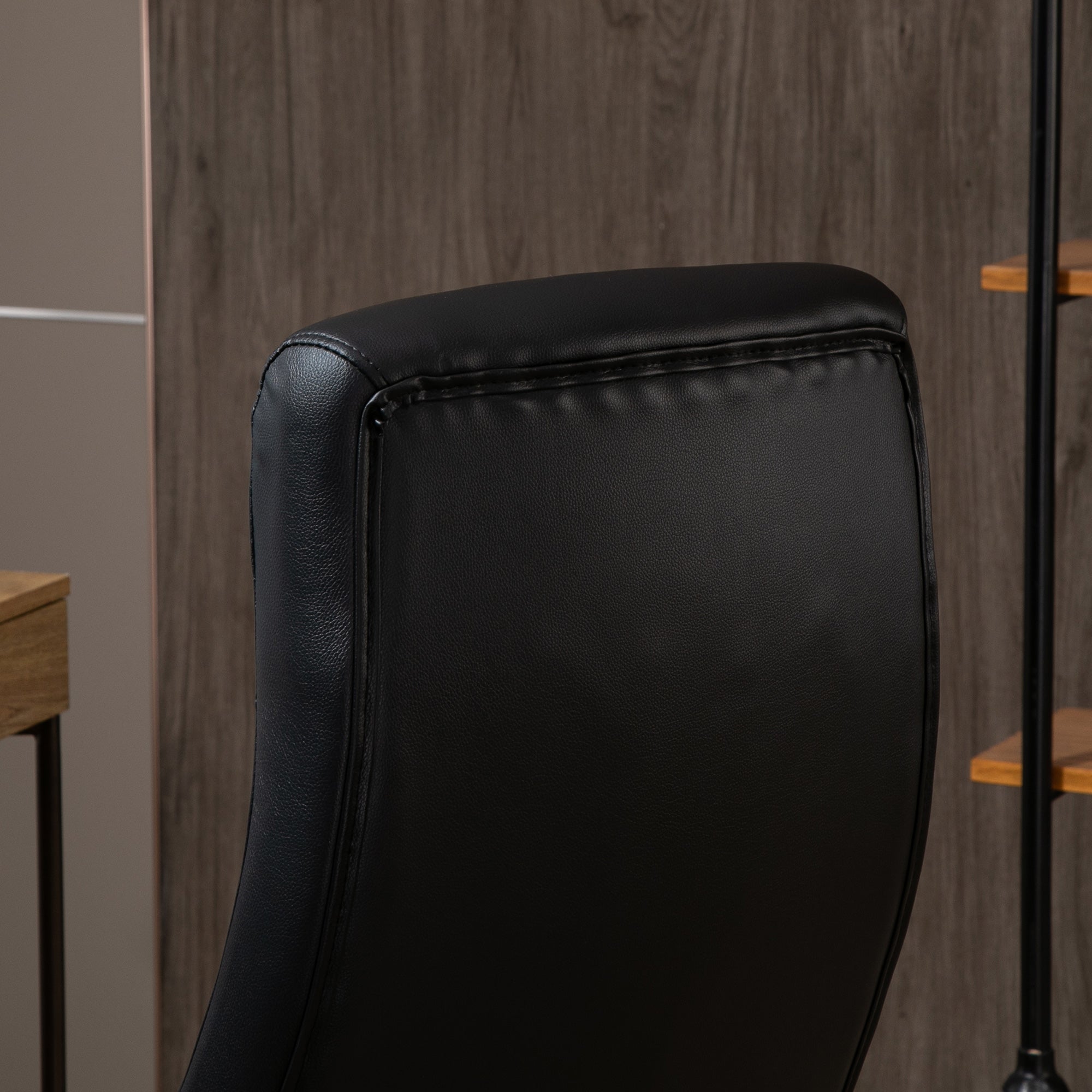 Cadeira de Escritório Ergonômica Pele Sintética Preta 61.5x66x123cm