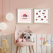 Conjunto de 2 Quadros Decorativos MDF com Moldura - Rosa, Vermelho e Branco - 33x68cm