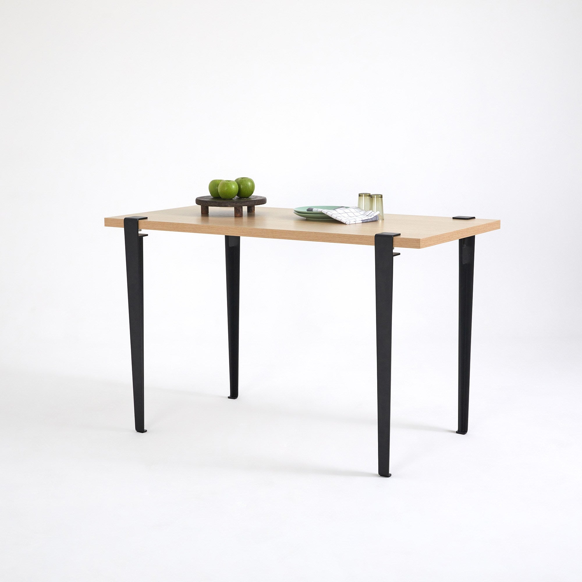 Mesa de Jantar Moderna em Madeira e Preto - 4 Lugares com Montagem Rápida e Pernas de Aço