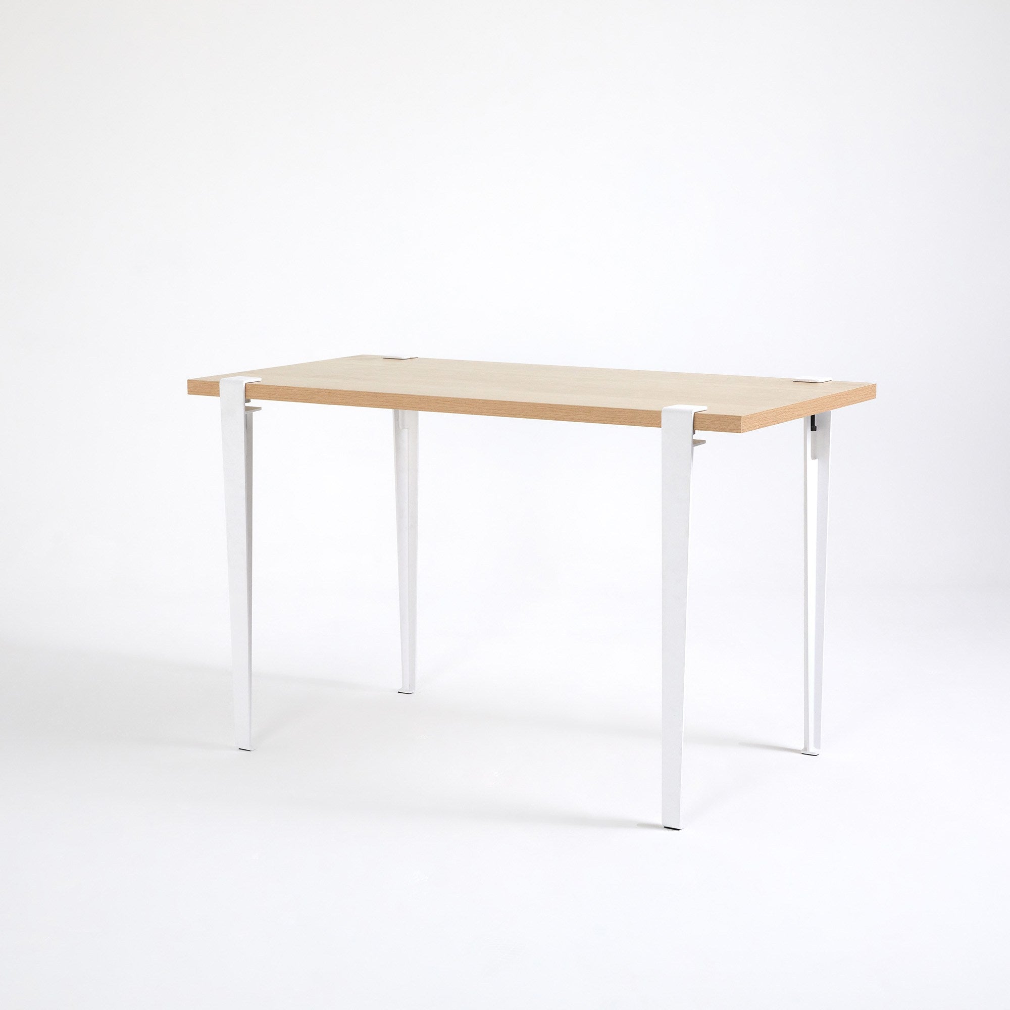 Mesa de Jantar Moderna em Madeira e Branco - 4 Lugares com Pernas de Aço Preto e Montagem Rápida