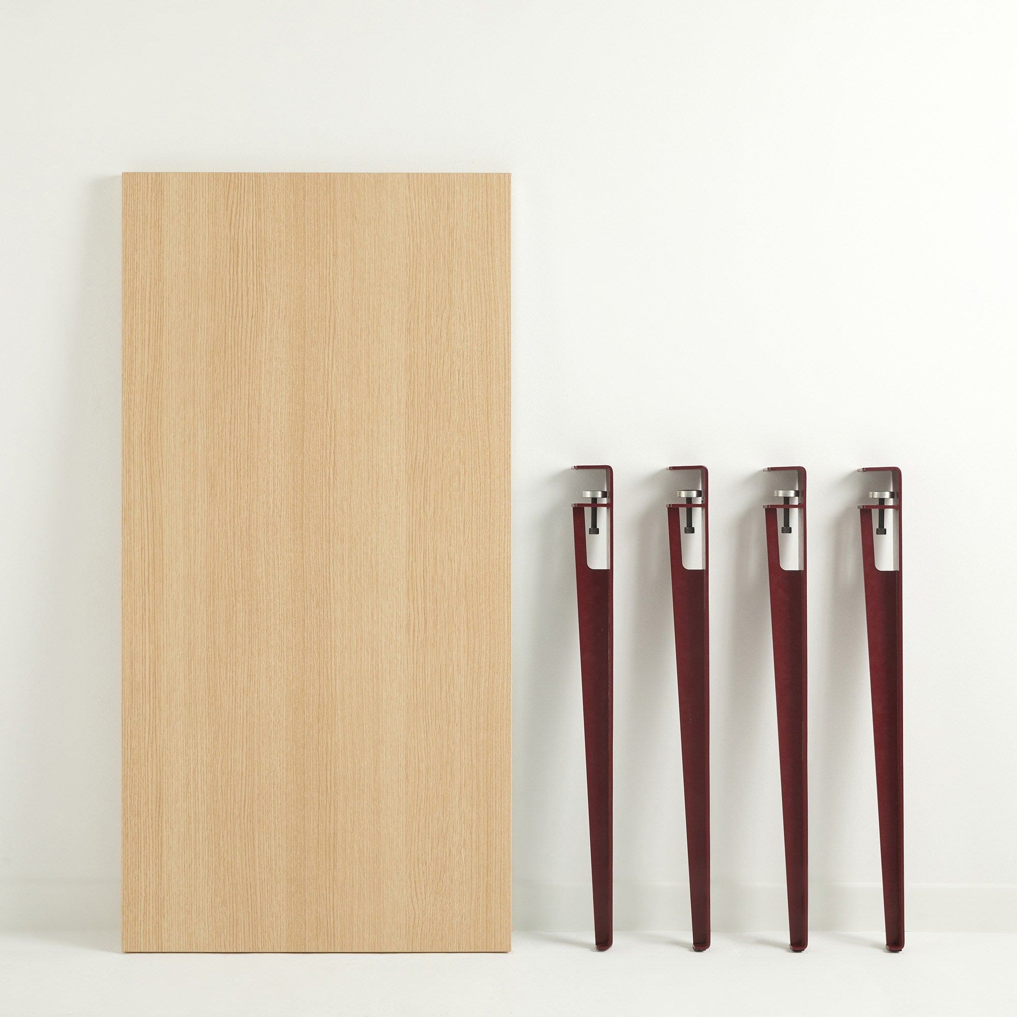 Mesa de Jantar Elegante em Madeira Burgundy - 4 Lugares com Montagem Rápida e Pernas de Aço