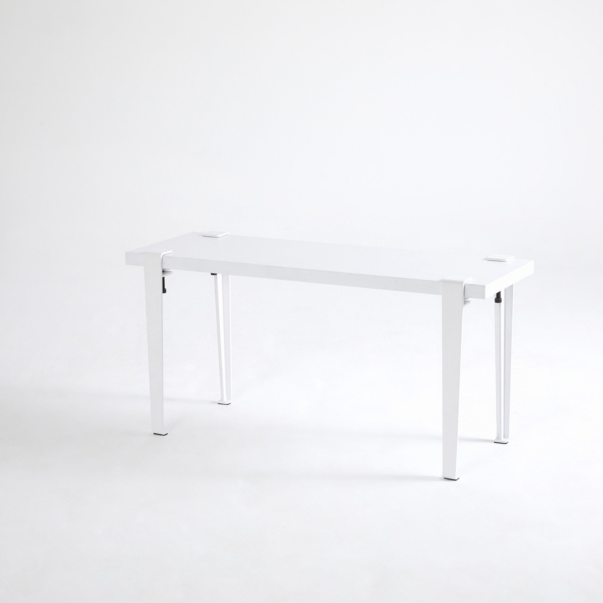 Mesa de Apoio Branca com Pernas Metálicas - Montagem Rápida e Fácil 90x45x30cm