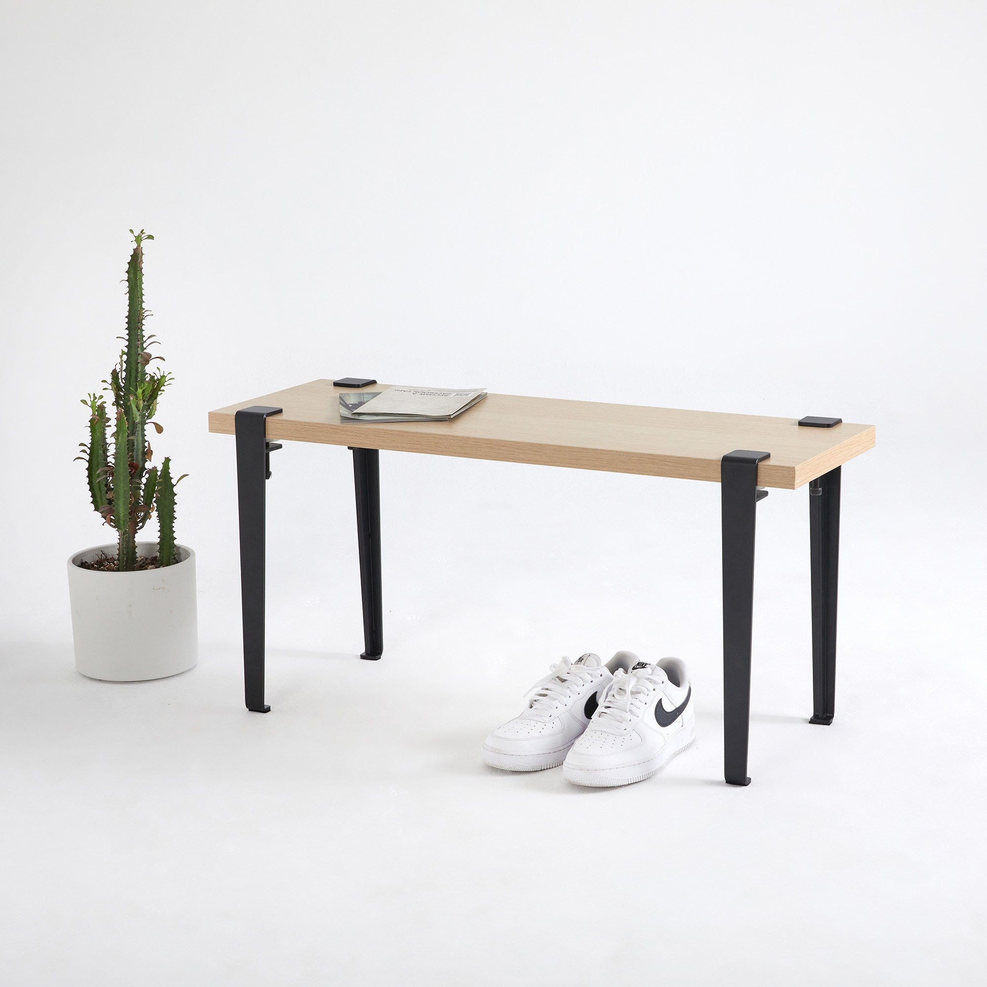 Banco de Madeira com Pernas de Aço - Montagem Rápida e Fácil 90x45x30cm