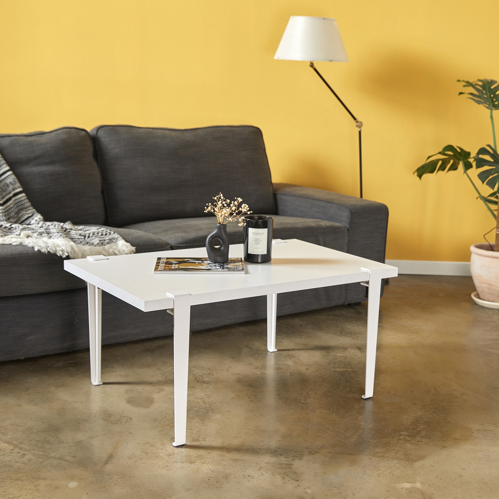 Mesa de Centro Branca com Pernas de Aço - Montagem Rápida e Fácil 90x60cm