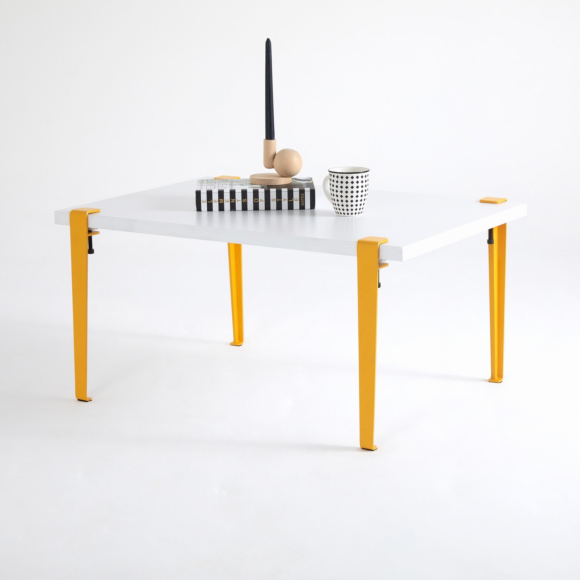 Mesa de Centro Branca e Amarela com Pernas de Aço - Montagem Rápida e Fácil 90x60cm