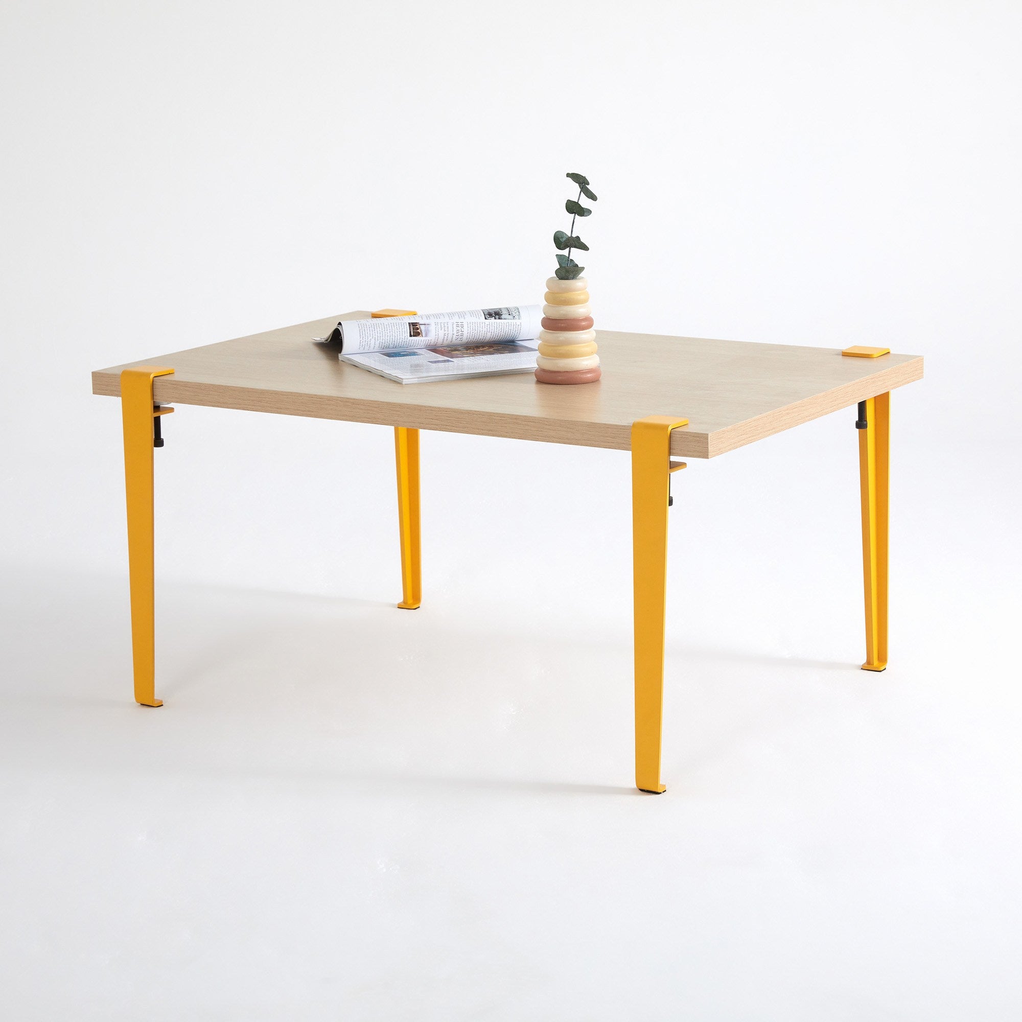 Mesa de Centro Amarela em Madeira com Pernas de Aço - Montagem Rápida e Fácil 90x60cm