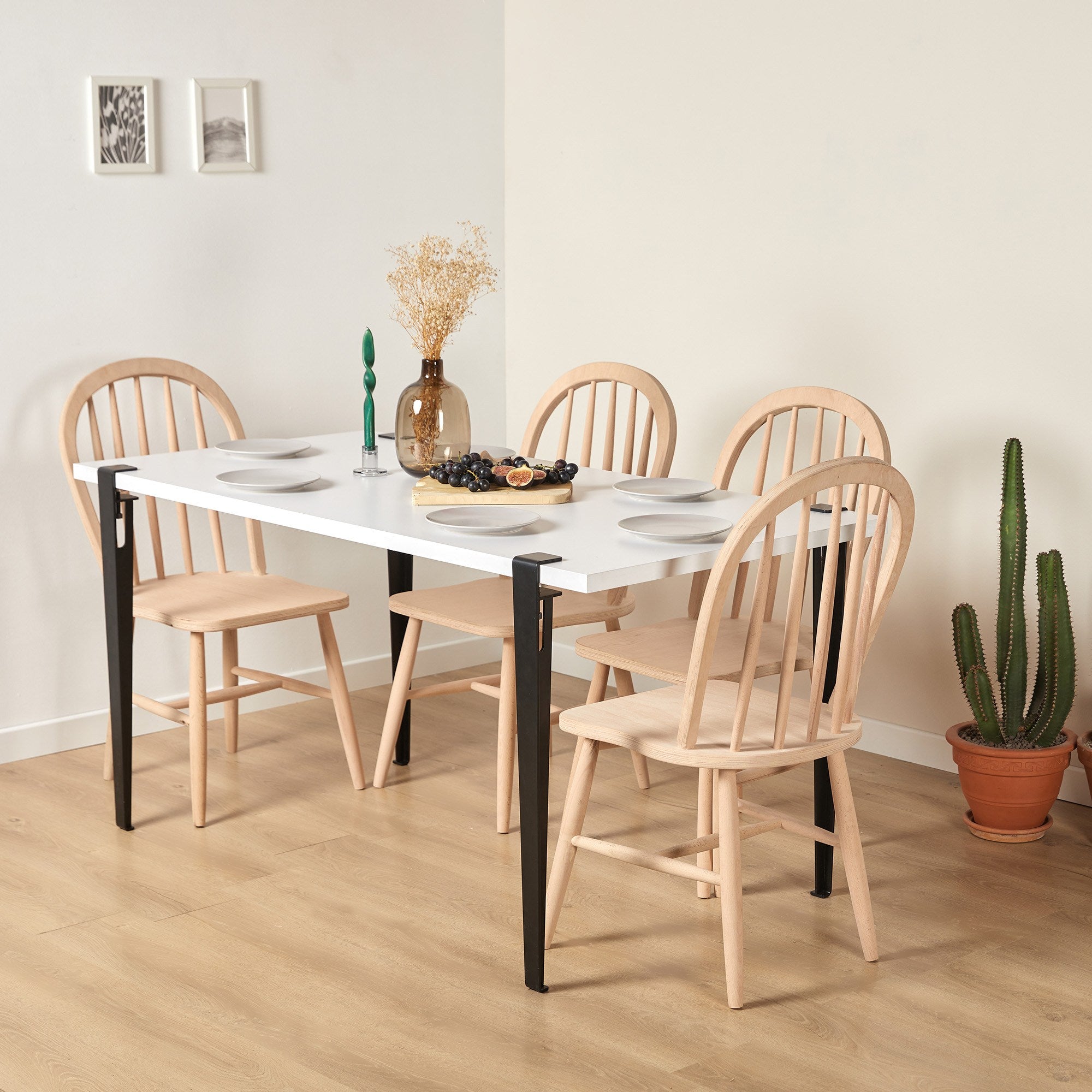 Mesa de Jantar Moderna Branca e Preta 150cm - Montagem Rápida e Fácil com Pernas de Aço