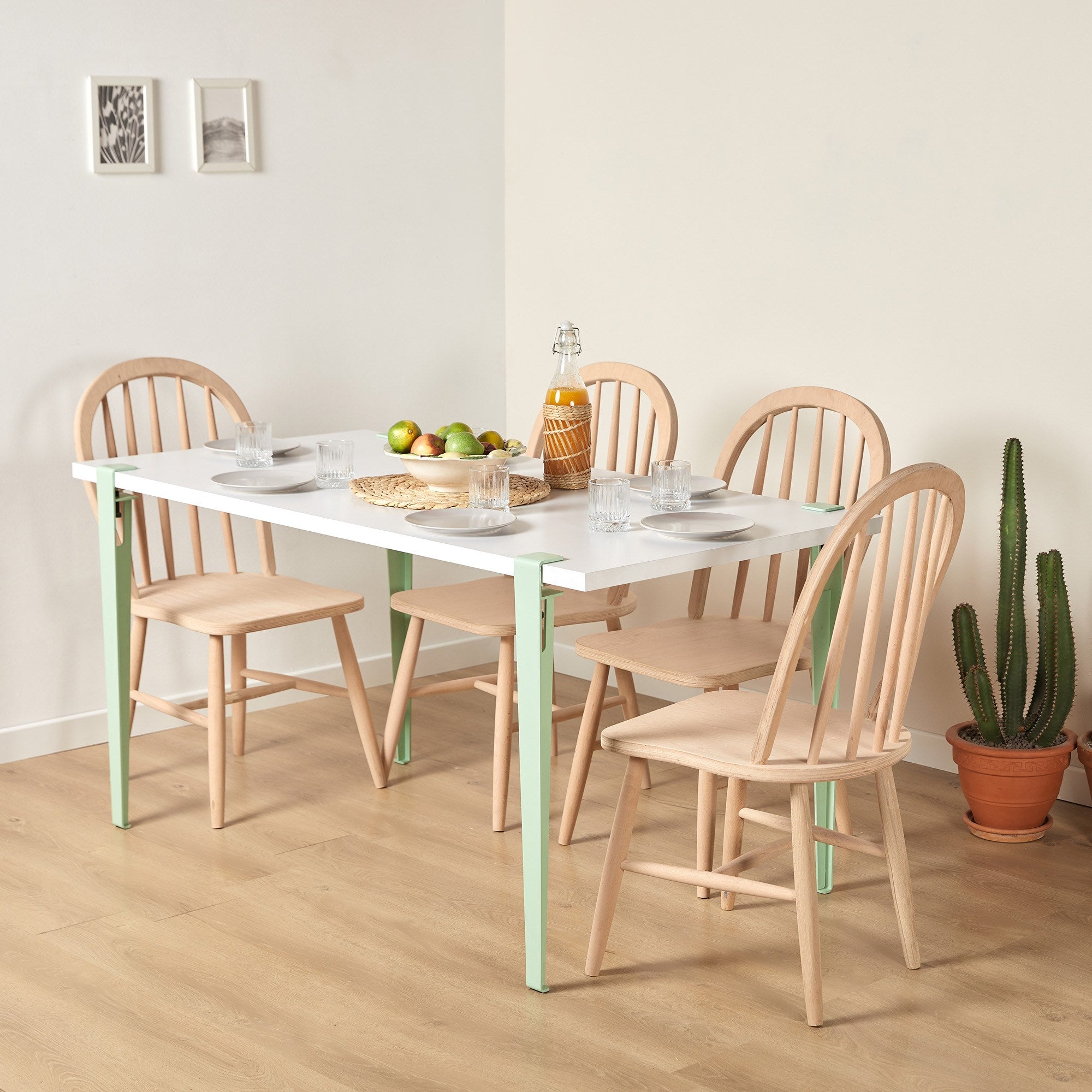 Mesa de Jantar Branca com Pernas de Aço Pretas - 150cm, Montagem Rápida e Fácil