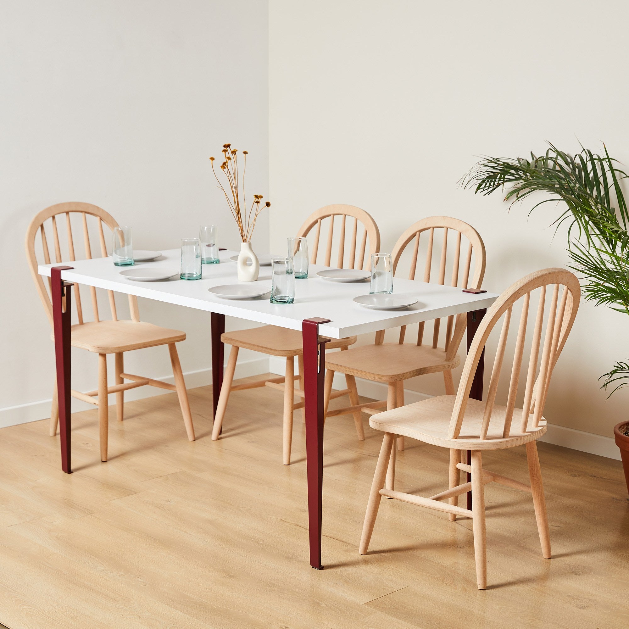 Mesa de Jantar Branca e Bordeaux com Pernas de Aço - Montagem Rápida e Fácil 150x75cm