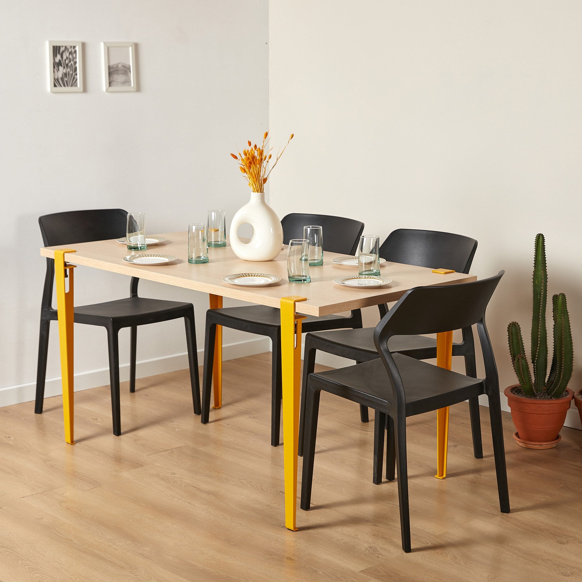 Mesa de Jantar Amarela em Madeira com Pernas de Aço - Montagem Rápida e Fácil 150x75cm
