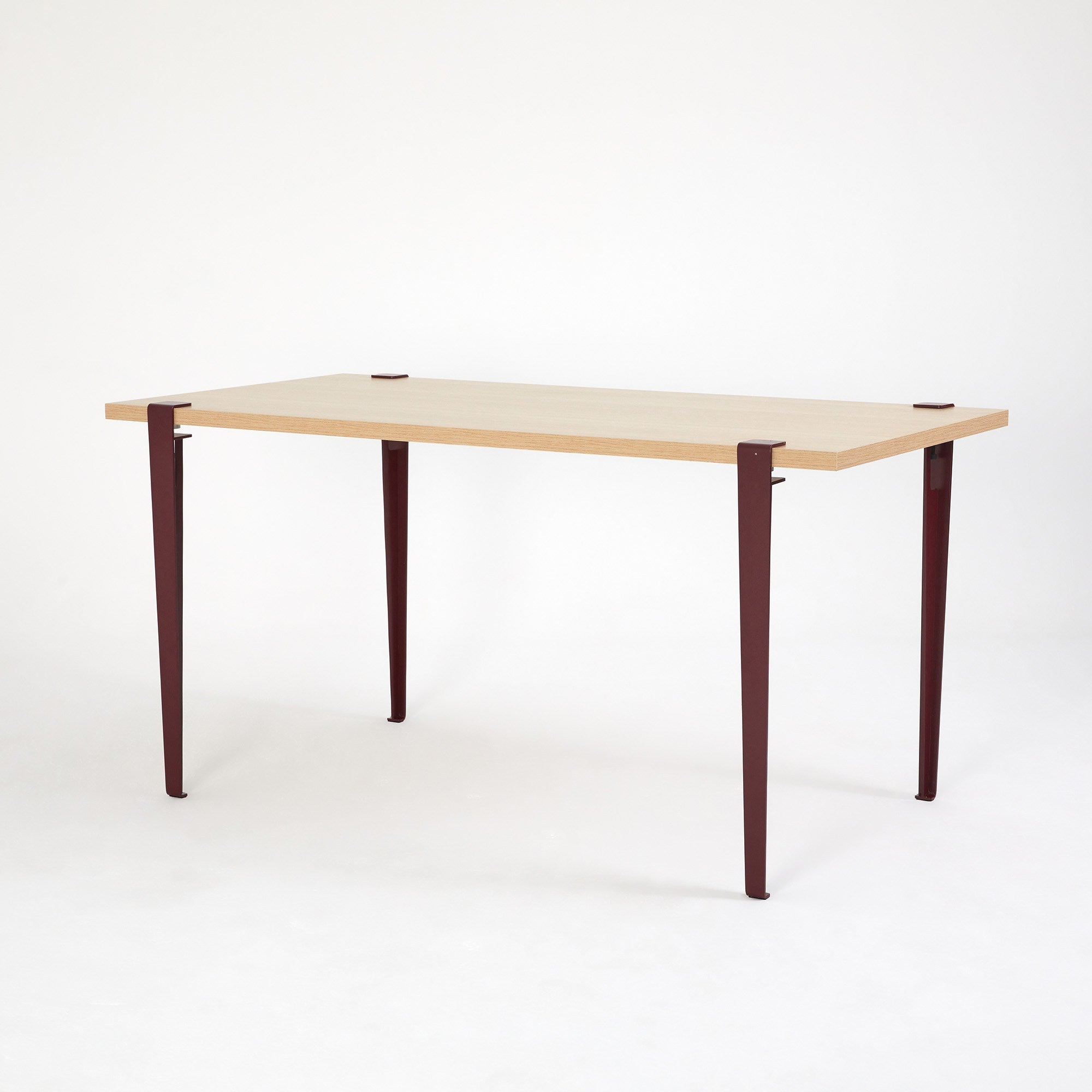 Mesa de Jantar Elegante Borgonha com Pernas de Aço - 150cm, Montagem Rápida e Fácil