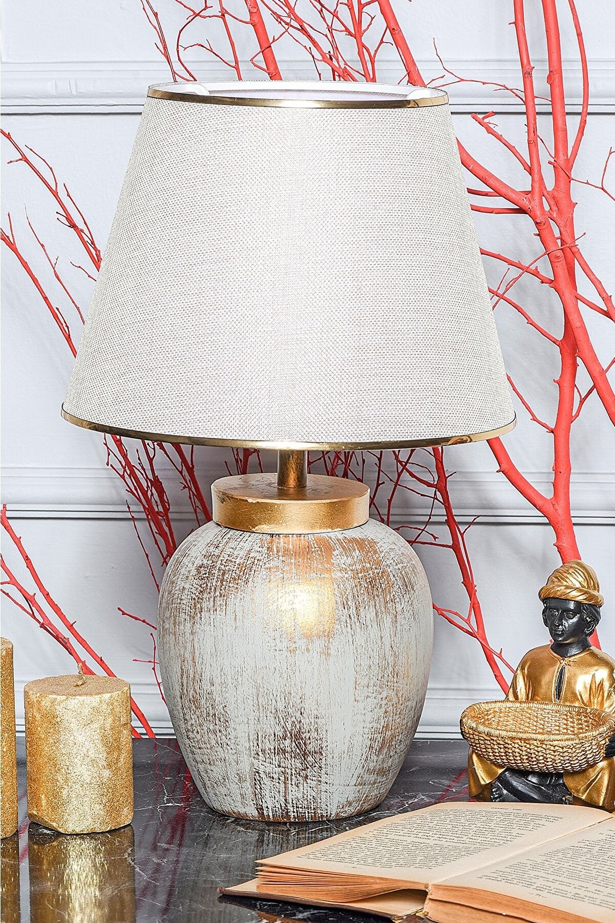 Candeeiro de Mesa de Cerâmica – 18 cm de Largura – Creme e Dourado