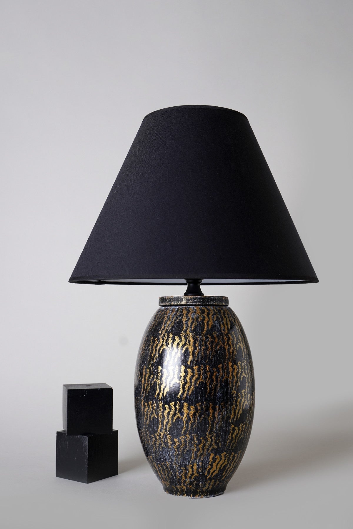 Candeeiro de mesa-YL575-Dourado
Preto