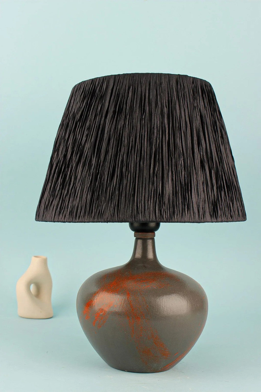 Candeeiro de mesa-YL669-Cinza
Preto