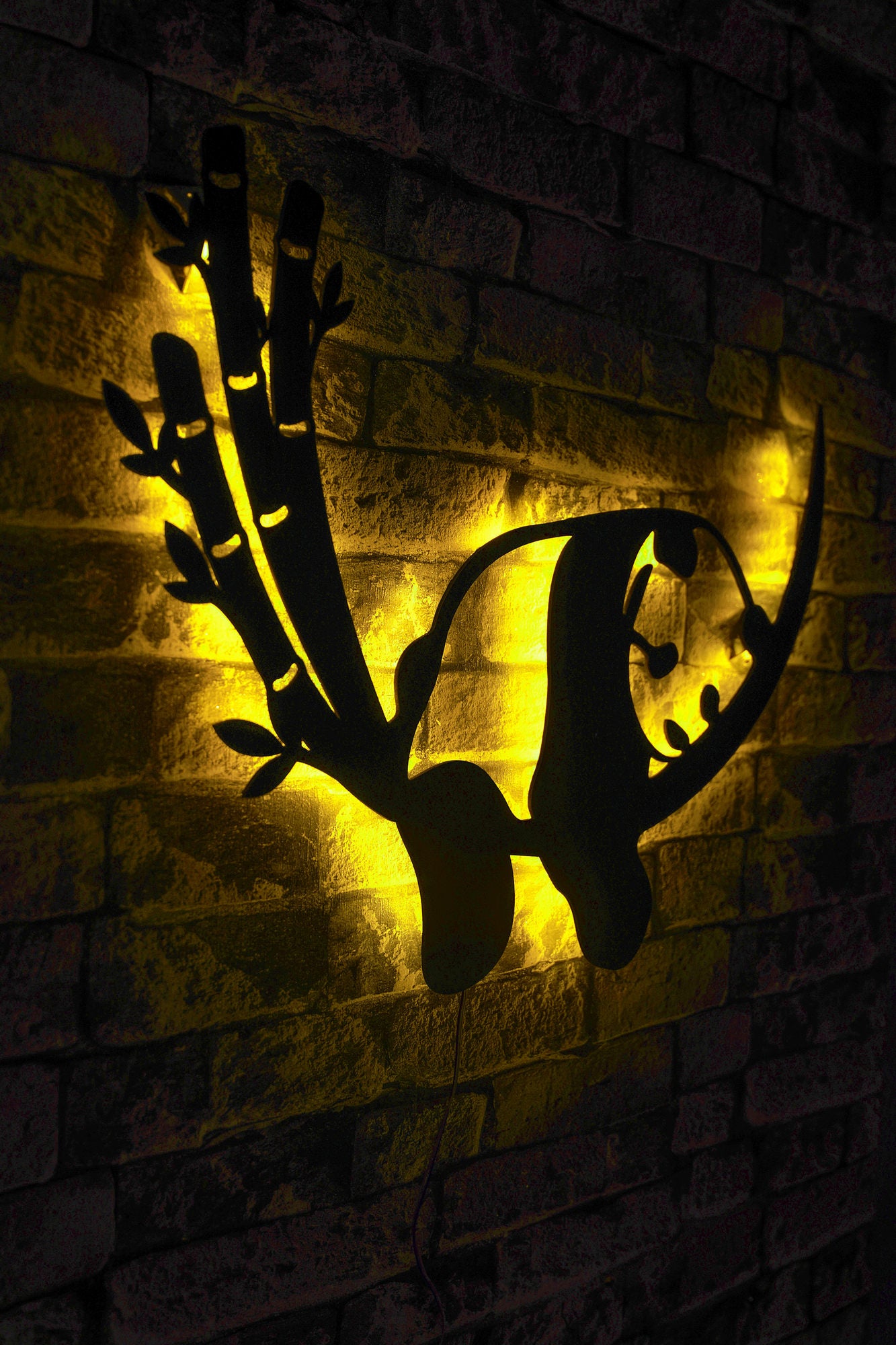 Iluminação LED Decorativa Amarela com Base MDF - 60 LEDs/m e Adaptador 12V Incluído