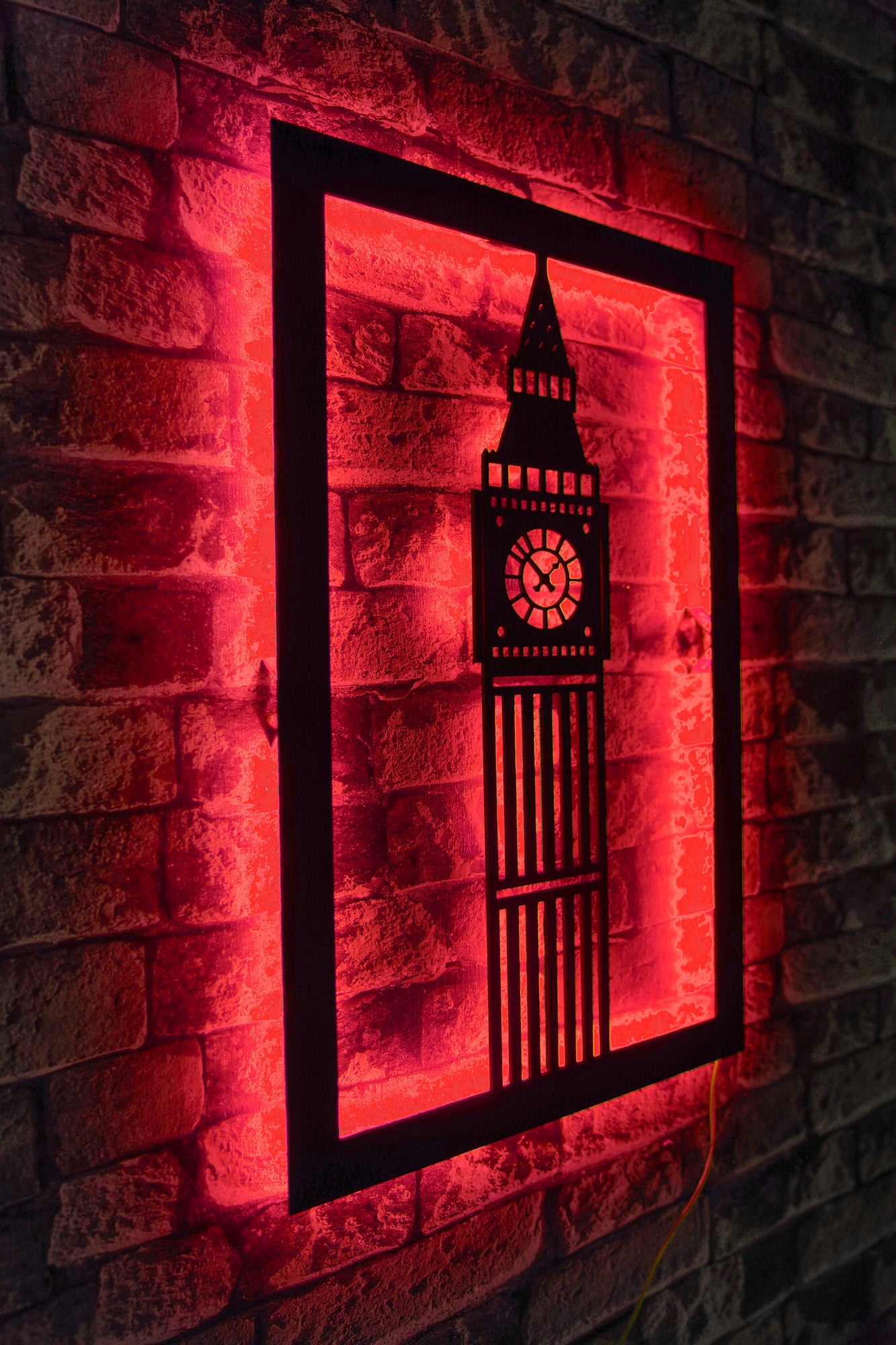 Iluminação LED Decorativa Vermelha com Base MDF - 60 LEDs por Metro e Adaptador 12V Incluído