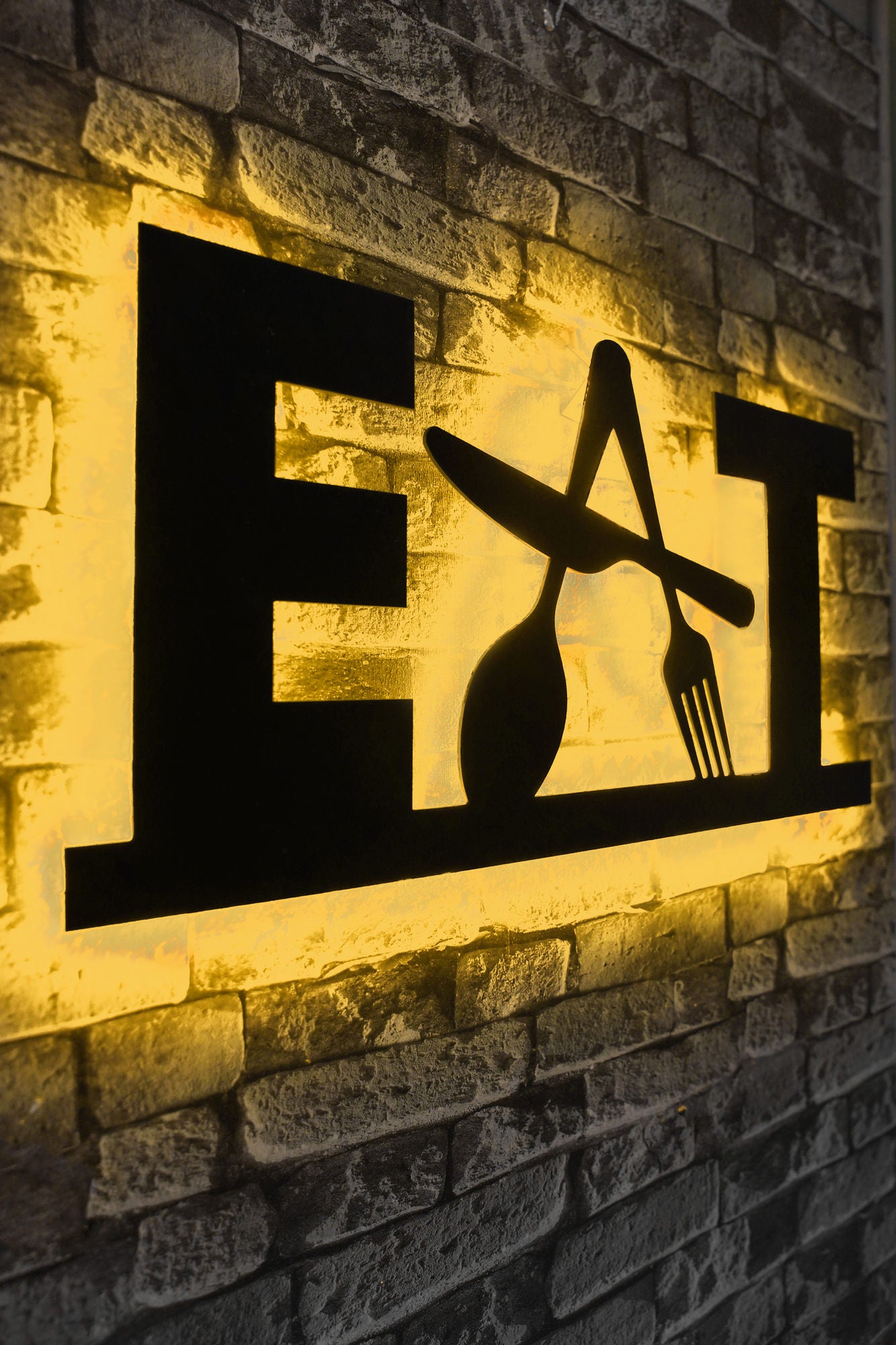 Iluminação LED Decorativa Amarela com Base MDF - 60 LEDs/m e Adaptador 12V Incluído