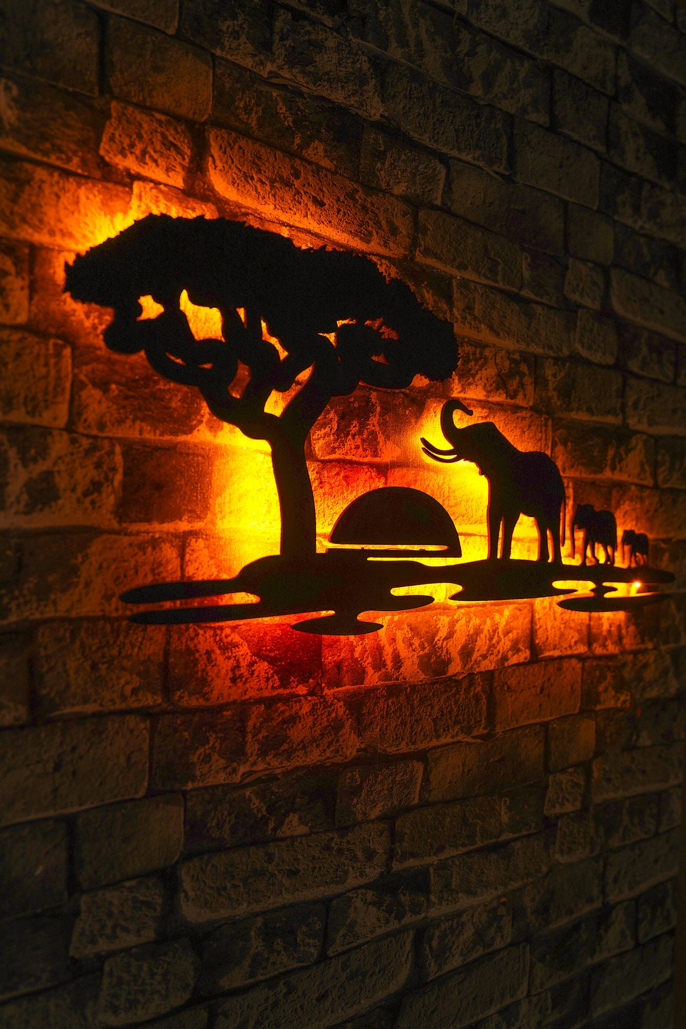 Iluminação LED Decorativa Premium - Base MDF Preta com 60 LEDs/m, Amarelo e Vermelho, 30x75cm