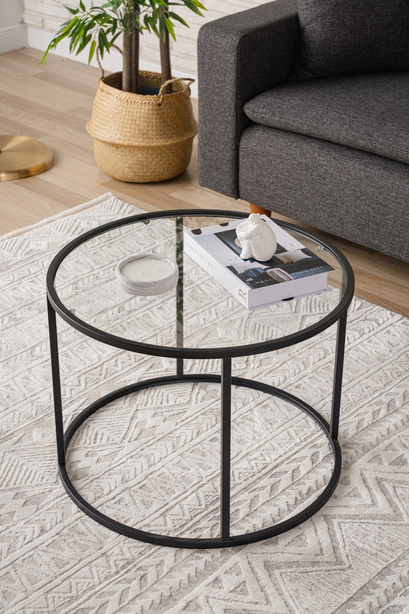 Mesa de Centro Preta Elegante, 60 x 60 x 43 cm | Tampo 100% Vidro Temperado, 4 mm | Estrutura Resistente 100% Metal, Pés de 15 mm | Design Moderno para Sala de Estar