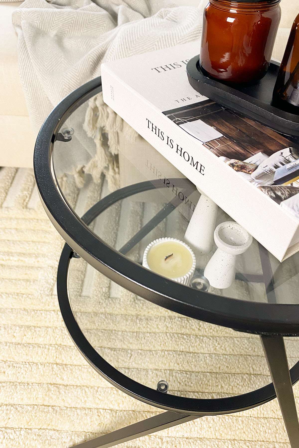 Mesa Lateral Preta em Vidro Temperado e Metal - 42x55x42cm - Design Moderno e Elegante