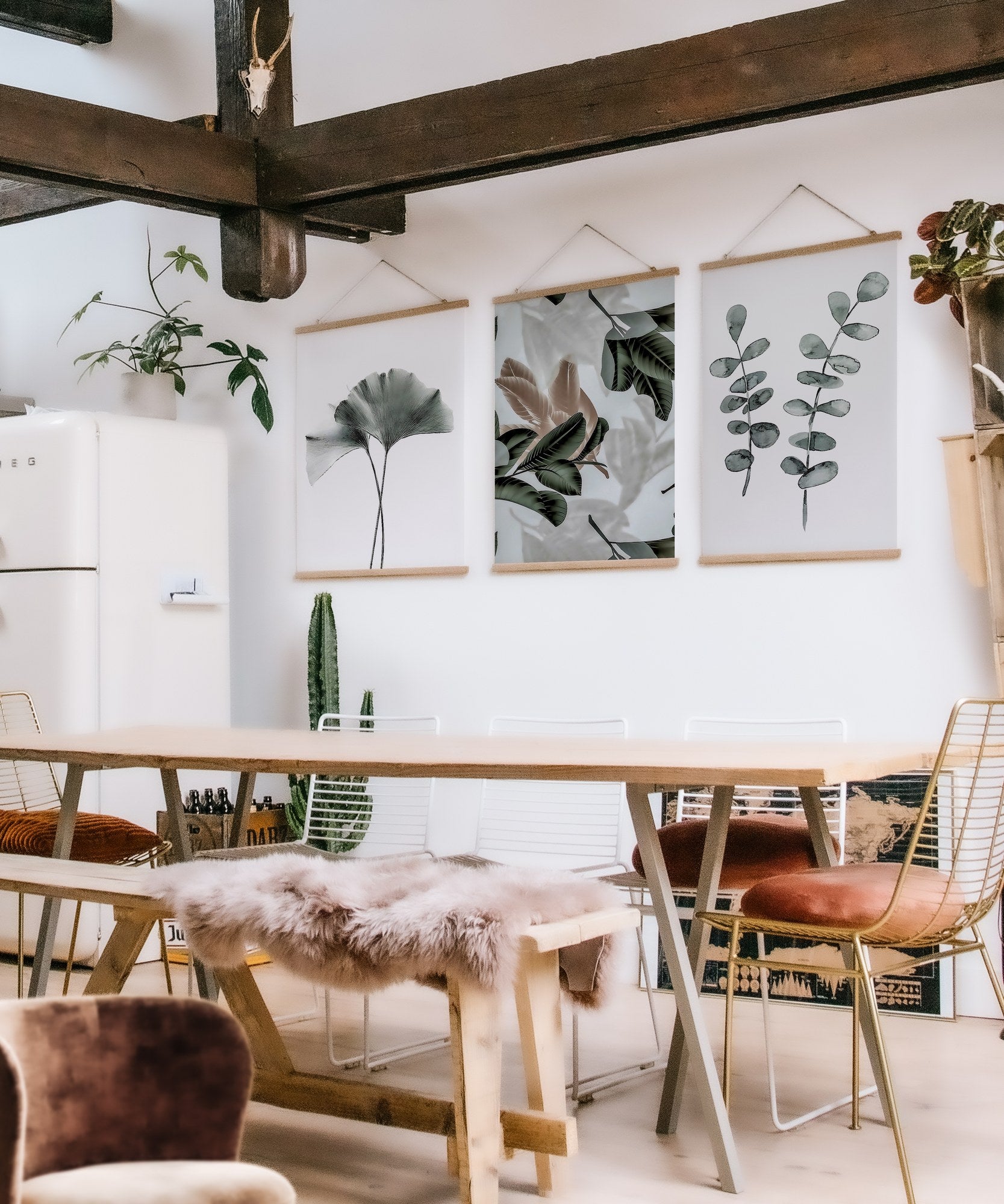 Conjunto de 3 Quadros Decorativos Multicolor com Moldura de Madeira - 40x60cm - Tela Mista Poliéster/Algodão