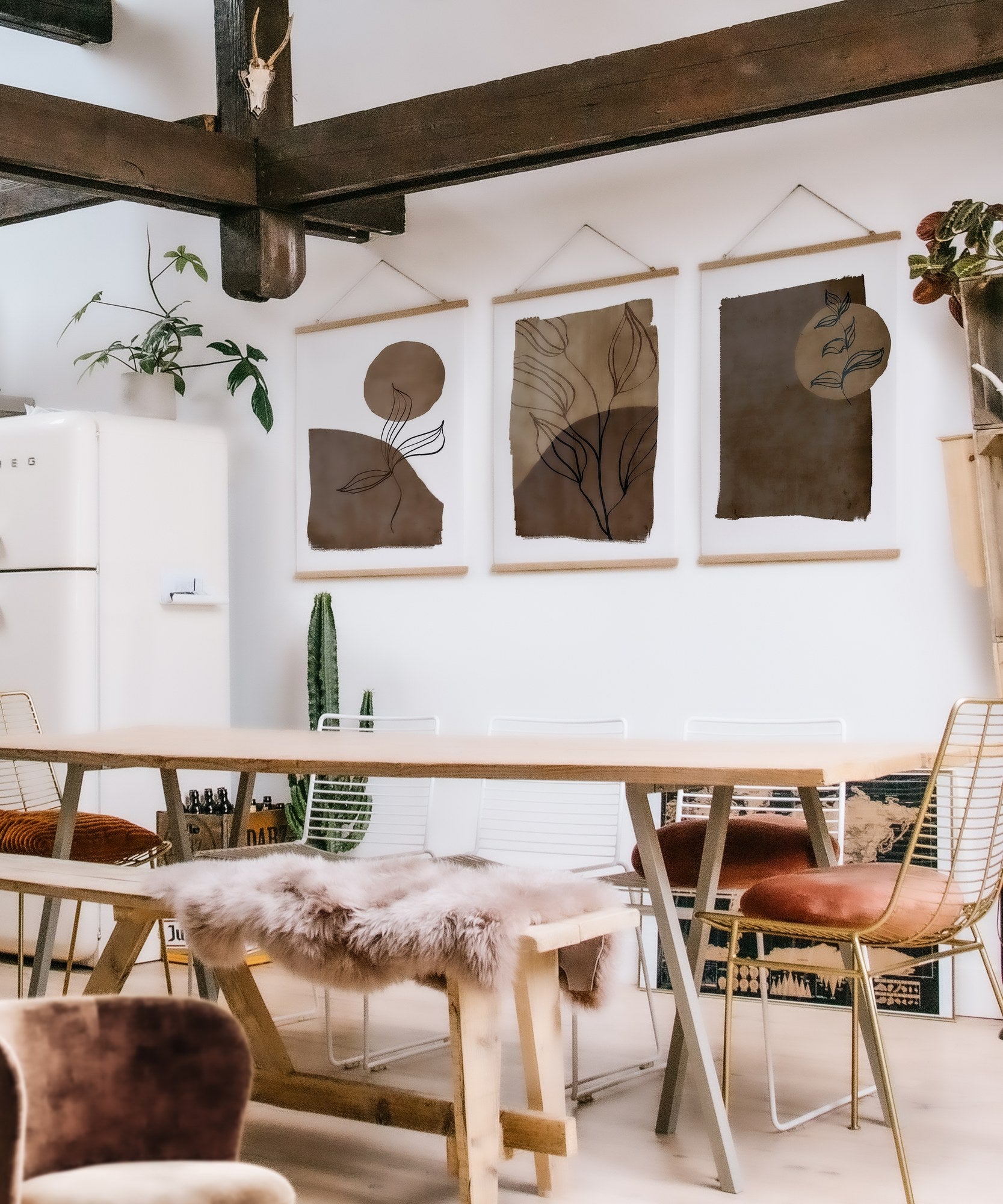 Conjunto de 3 Quadros Decorativos Multicolor com Moldura de Madeira - 40x60cm - Tela Mista Poliéster/Algodão