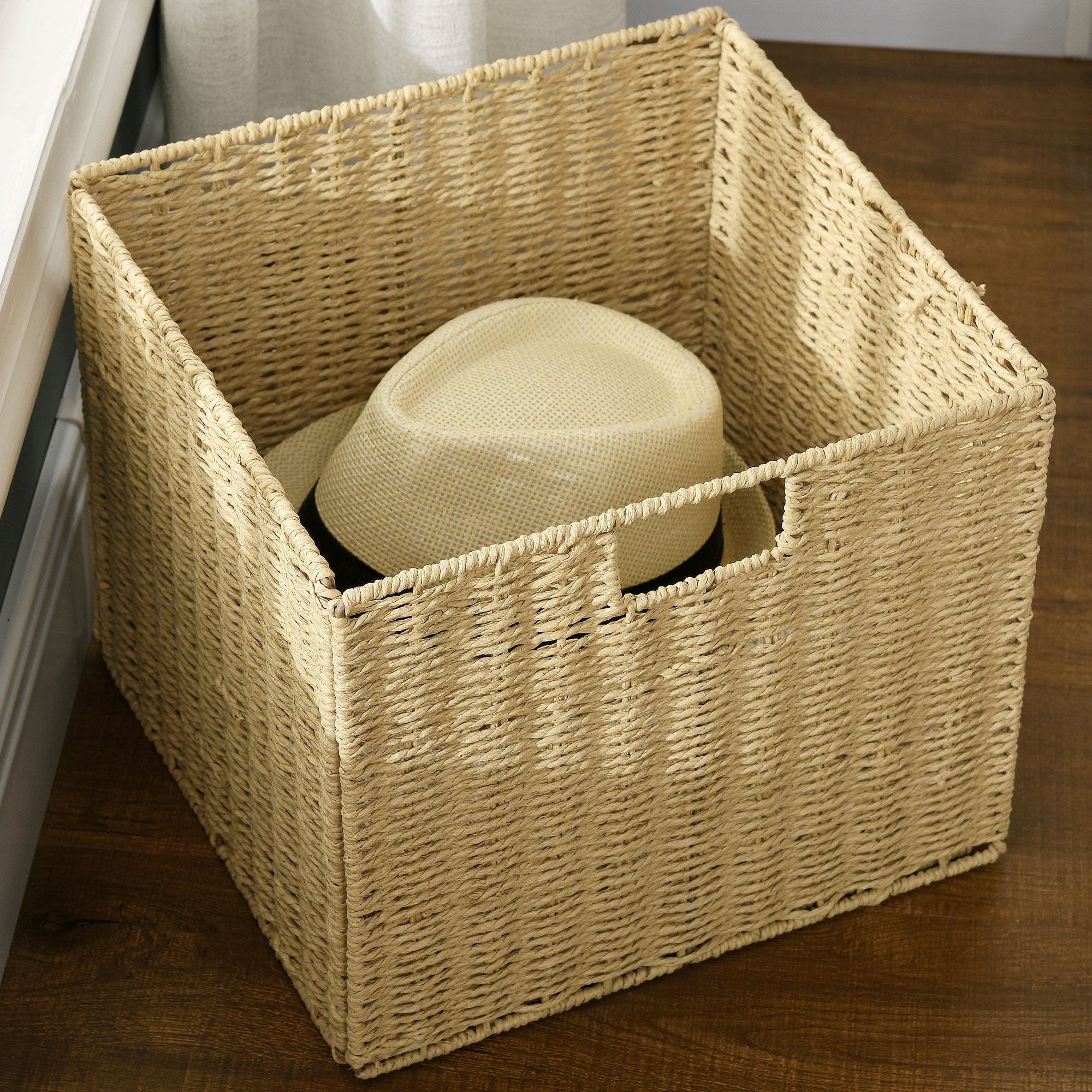 Mesa de Cabeceira Moderna com Gaveta de Armazenamento e Cesto de Vime 49x39x64 cm Branco e Madeira