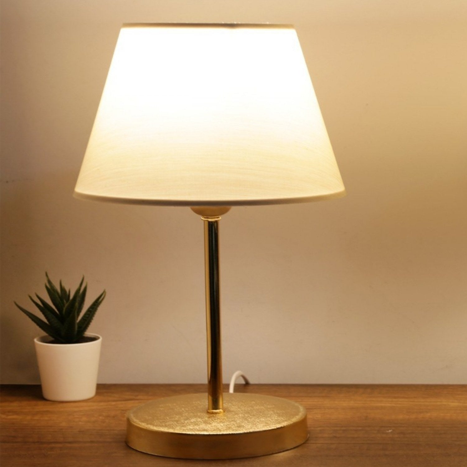 Candeeiro de Mesa – 37 cm de altura – Creme – PVC