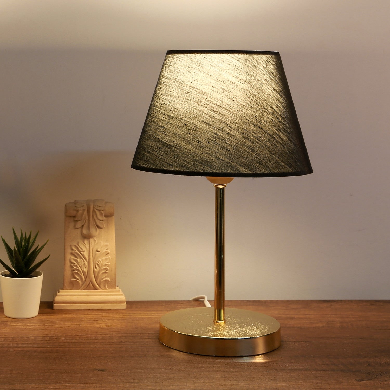 Candeeiro de mesa-AYD-3154-Preto
Dourado