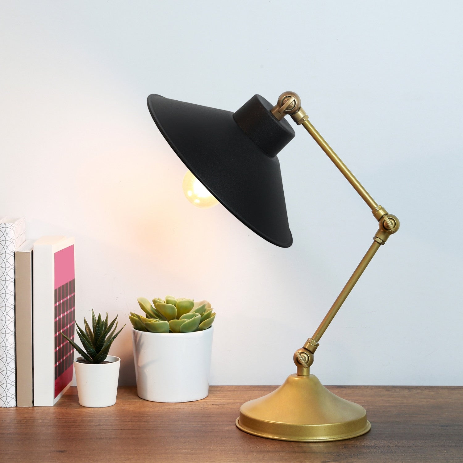Candeeiro de mesa-AYD-3000-Preto
Dourado
