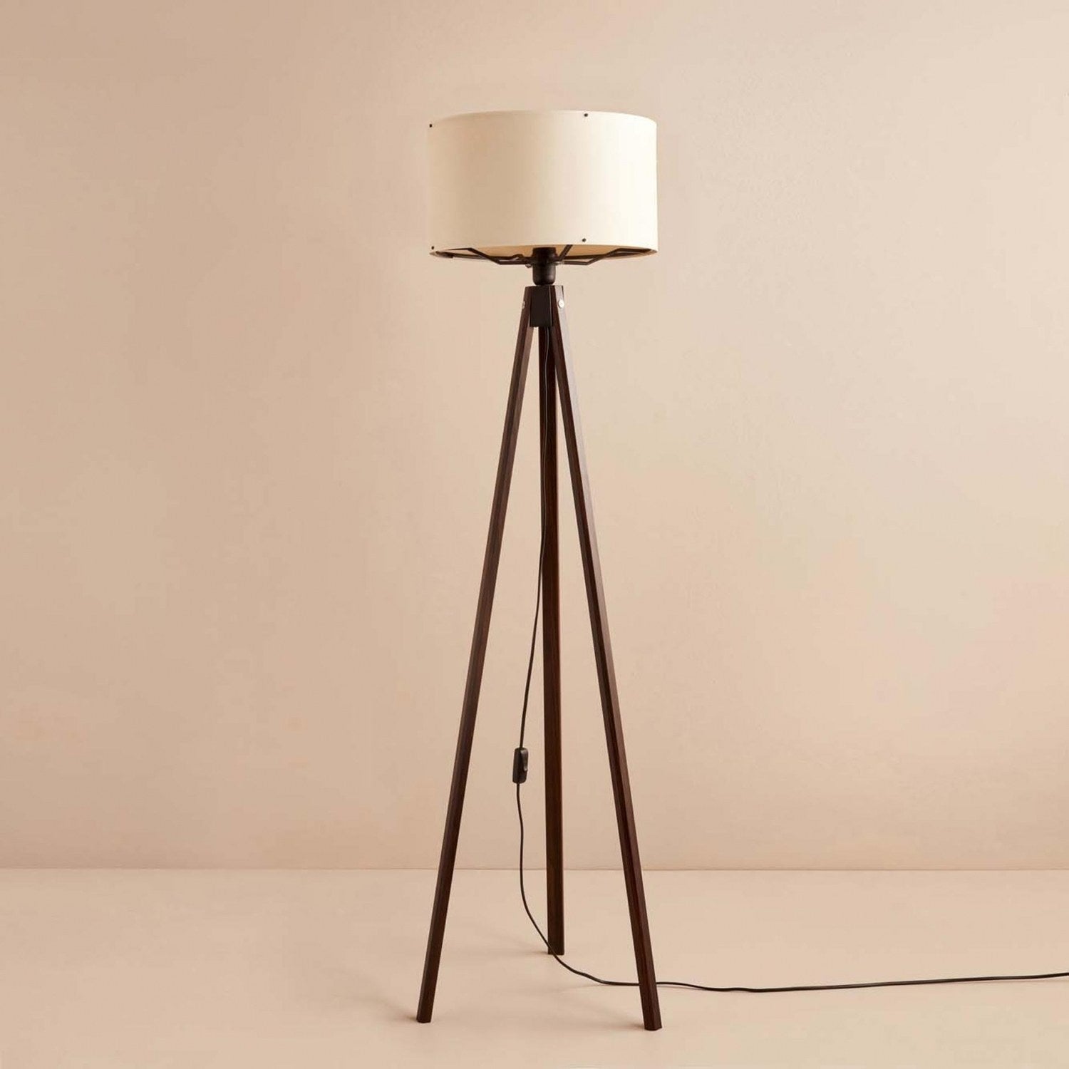 Candeeiro de Pé – 140 cm – Branco e Marrom – Tecido e Madeira