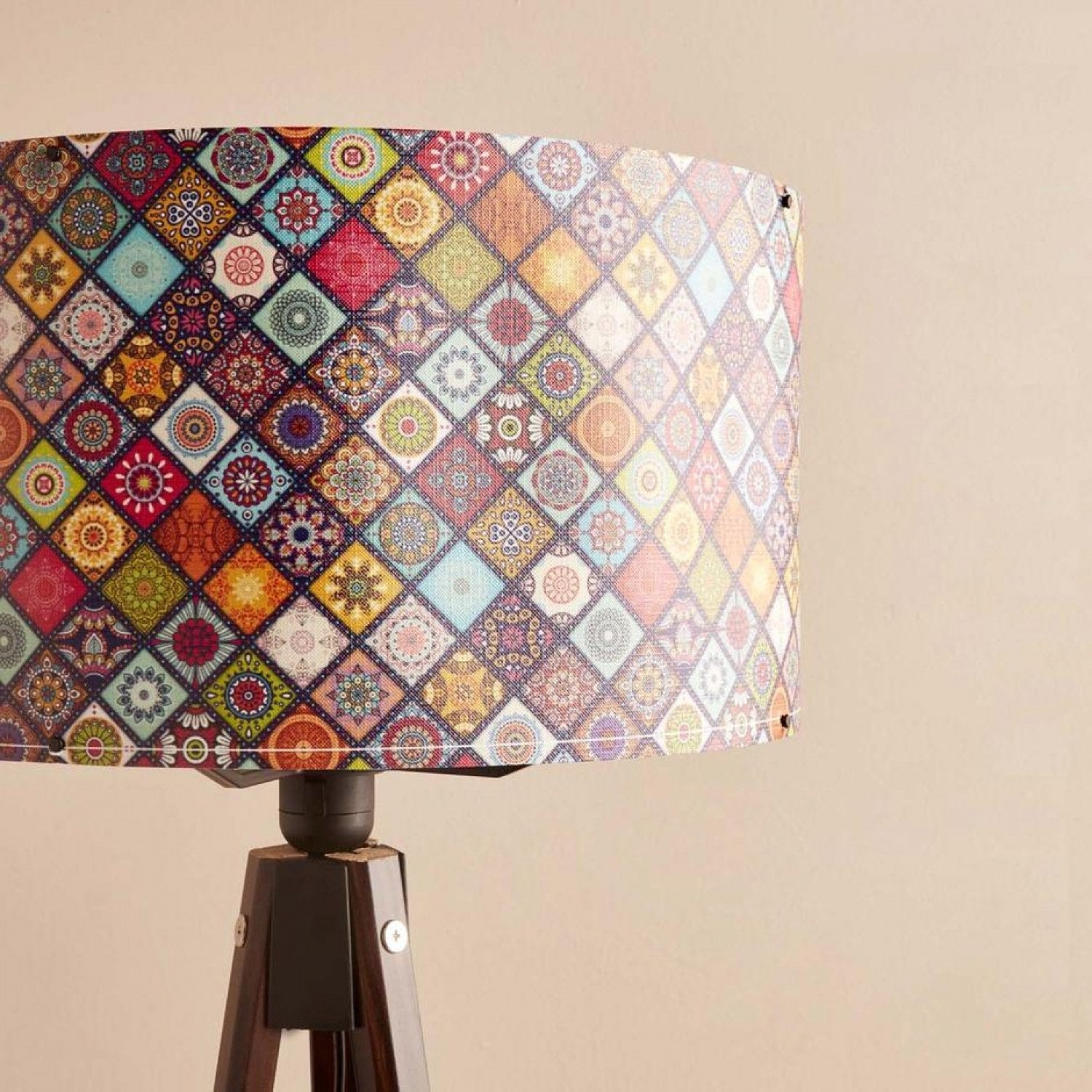 Candeeiro de Pé – 140 cm – Multicolorido – Madeira