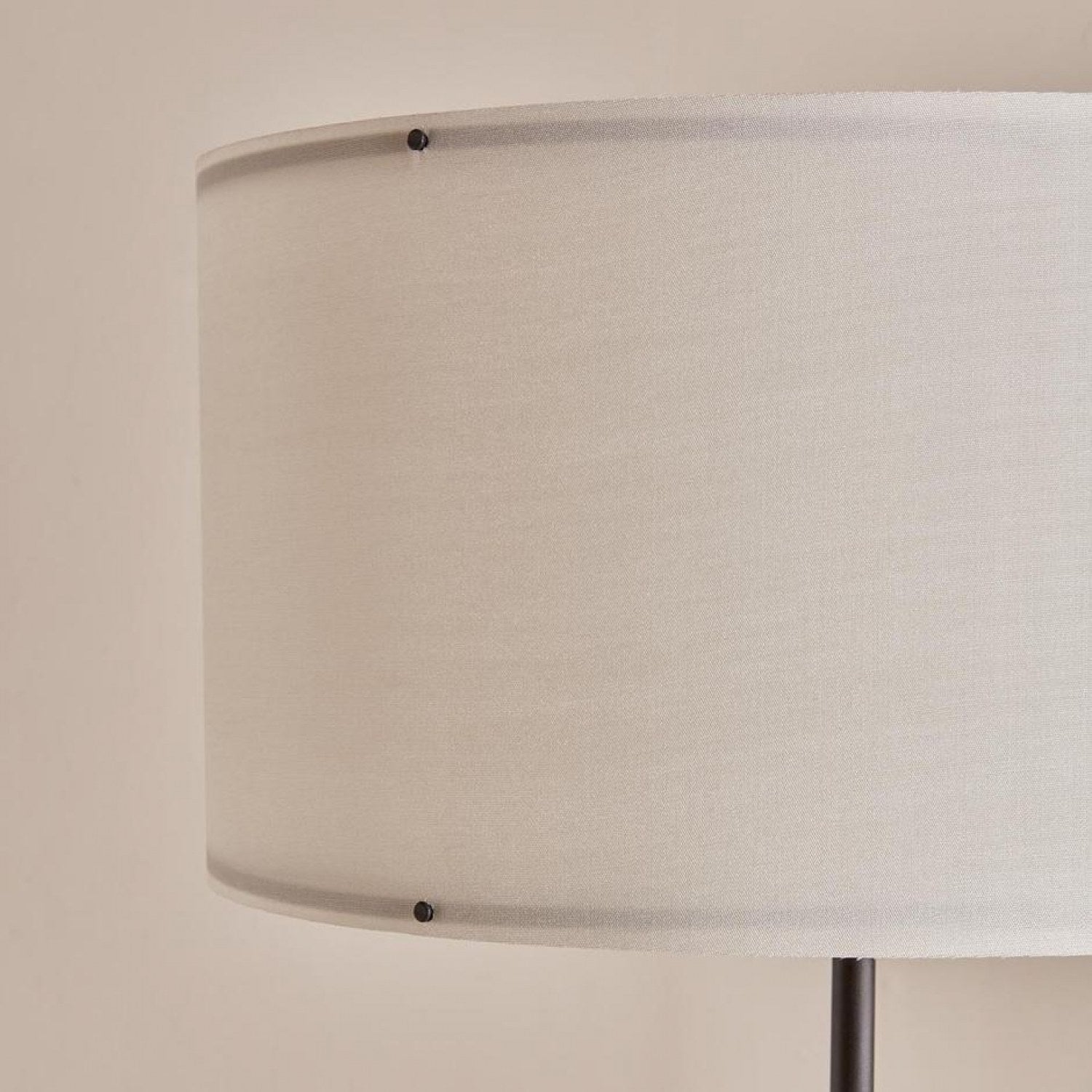 Candeeiro de Pé de madeira – 21 cm diâmetro – branco