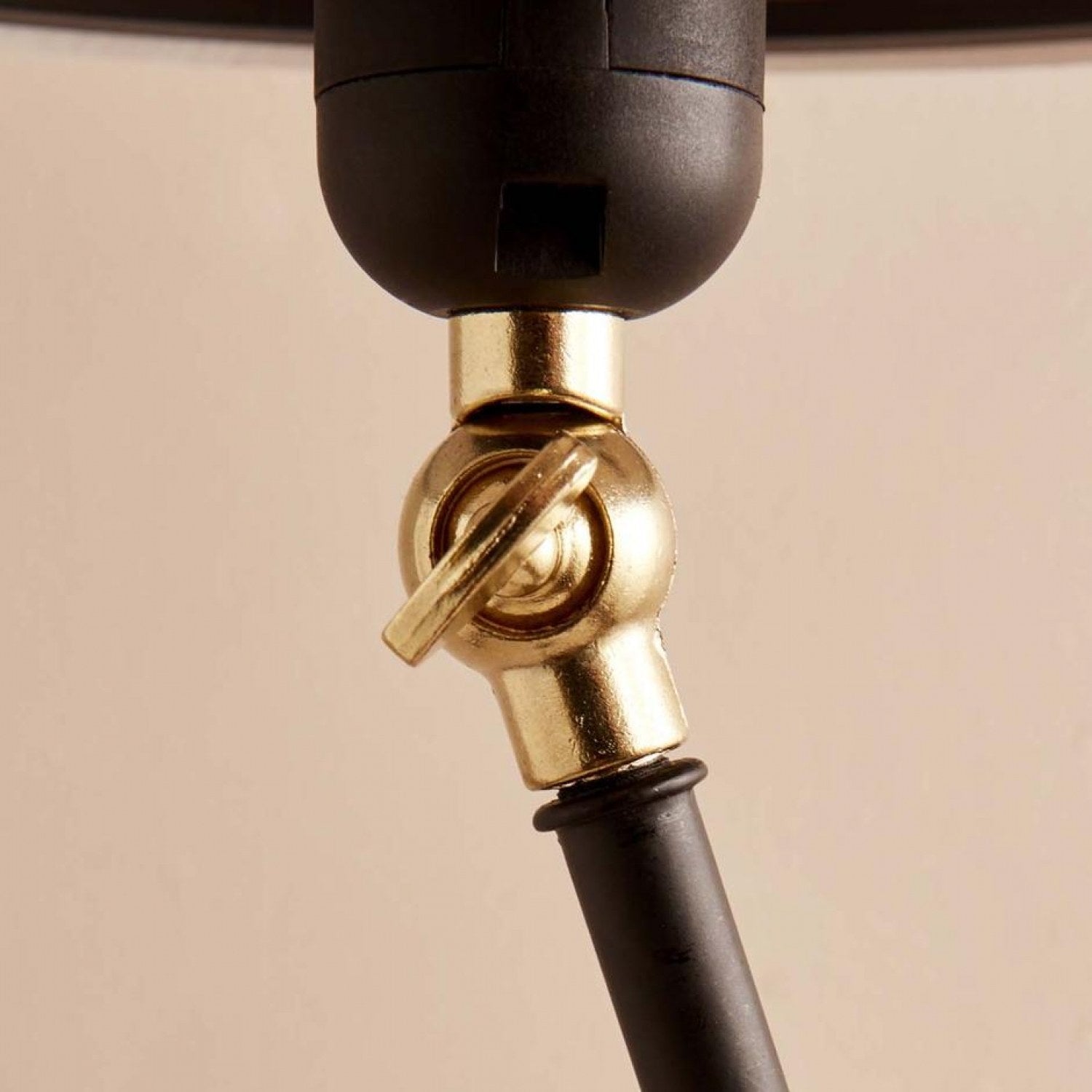 Candeeiro de Pé – 150 cm – Creme e Preto – PVC e Metal