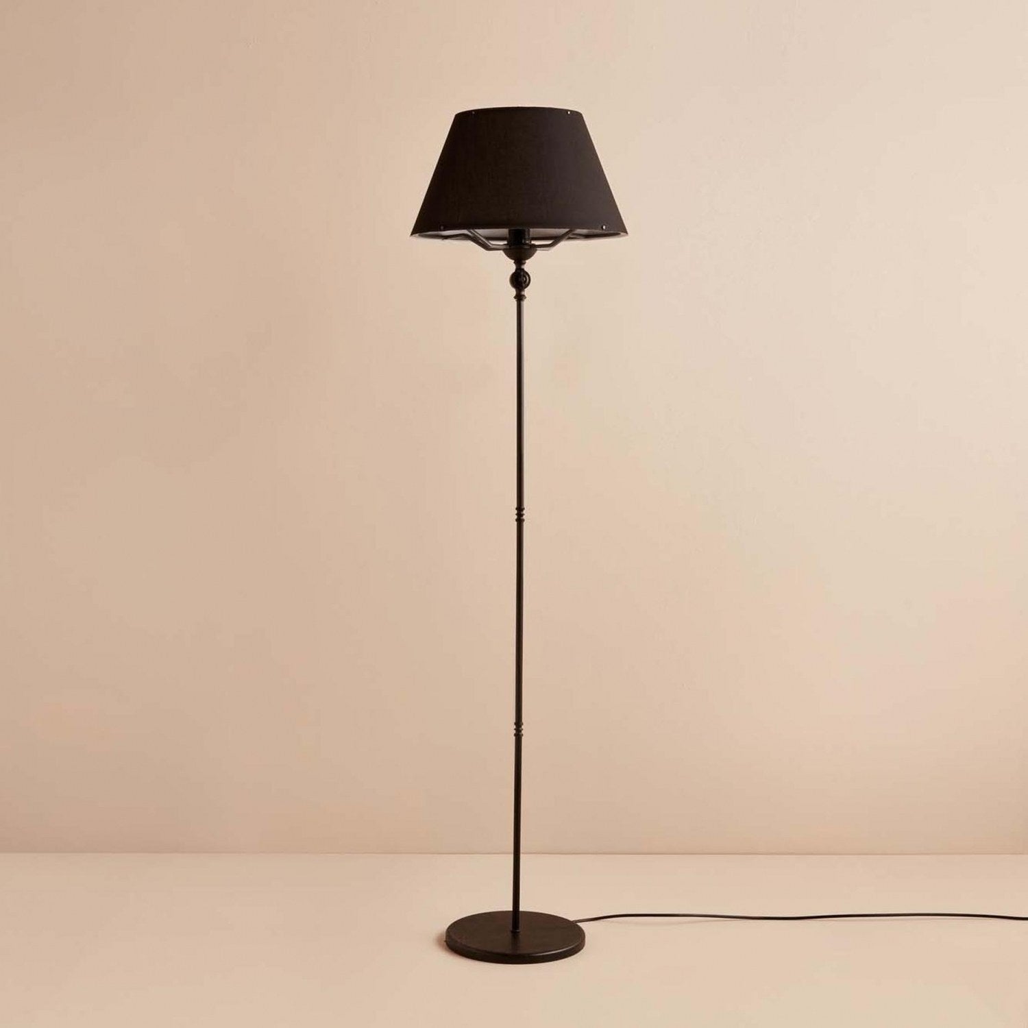 Candeeiro de Pé – 150 cm – Preto – PVC e Metal